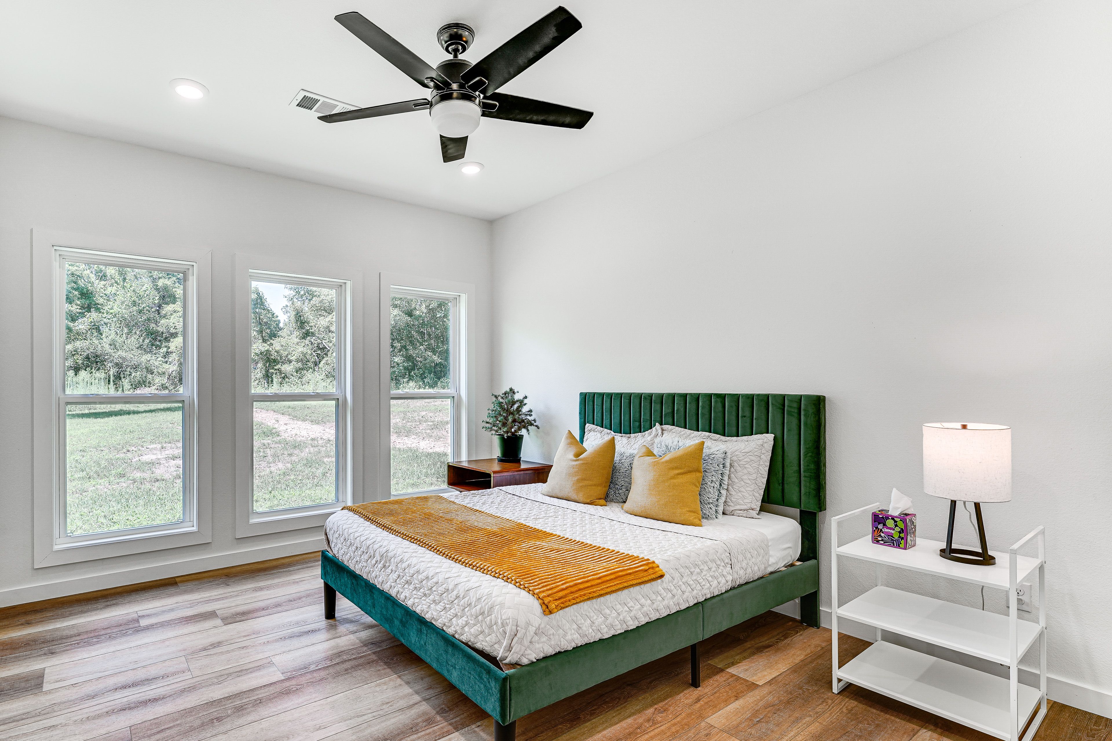 Bedroom 3 | Queen Bed
