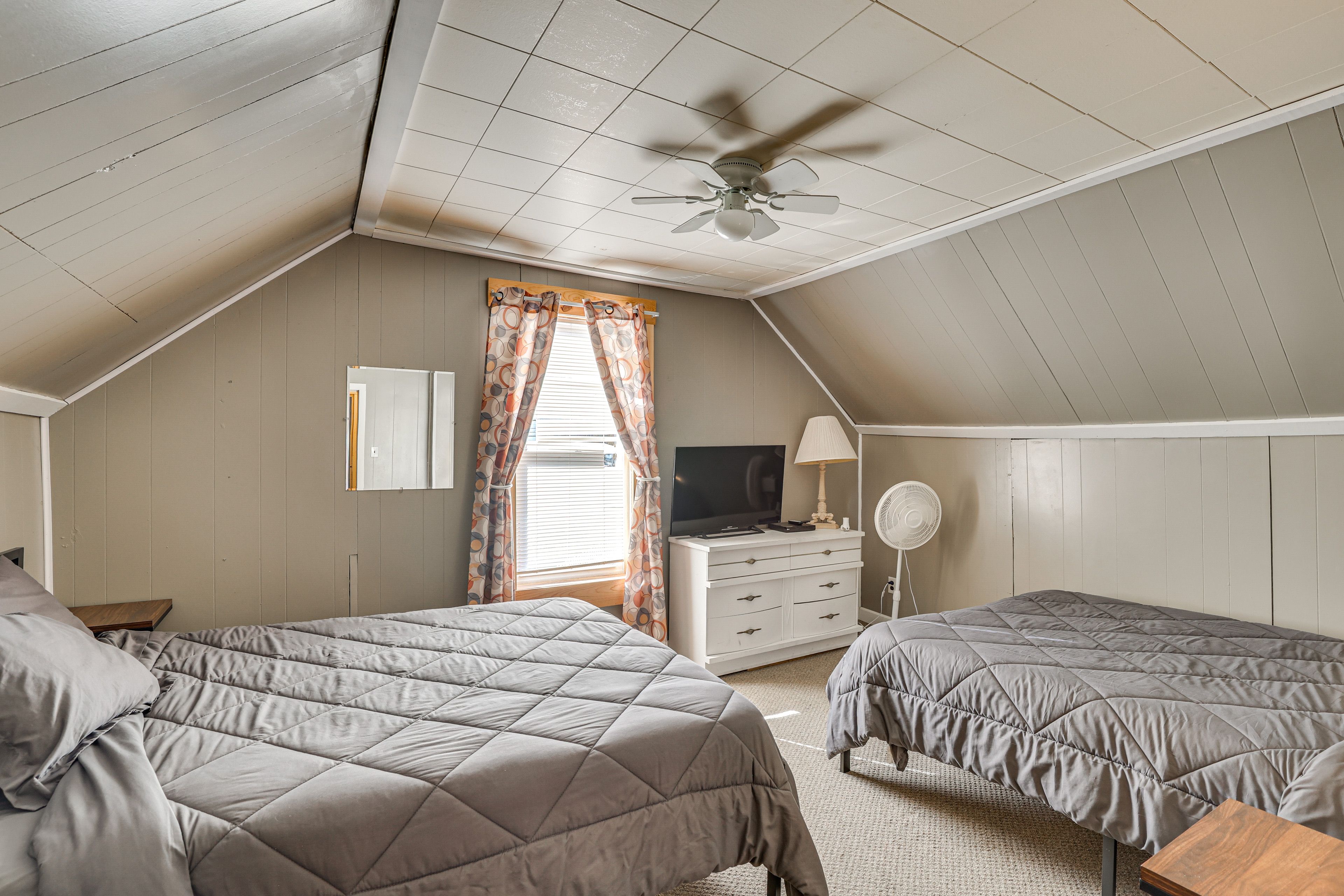 Bedroom 1 | Upper Level | 2 Queen Beds | Linens Provided