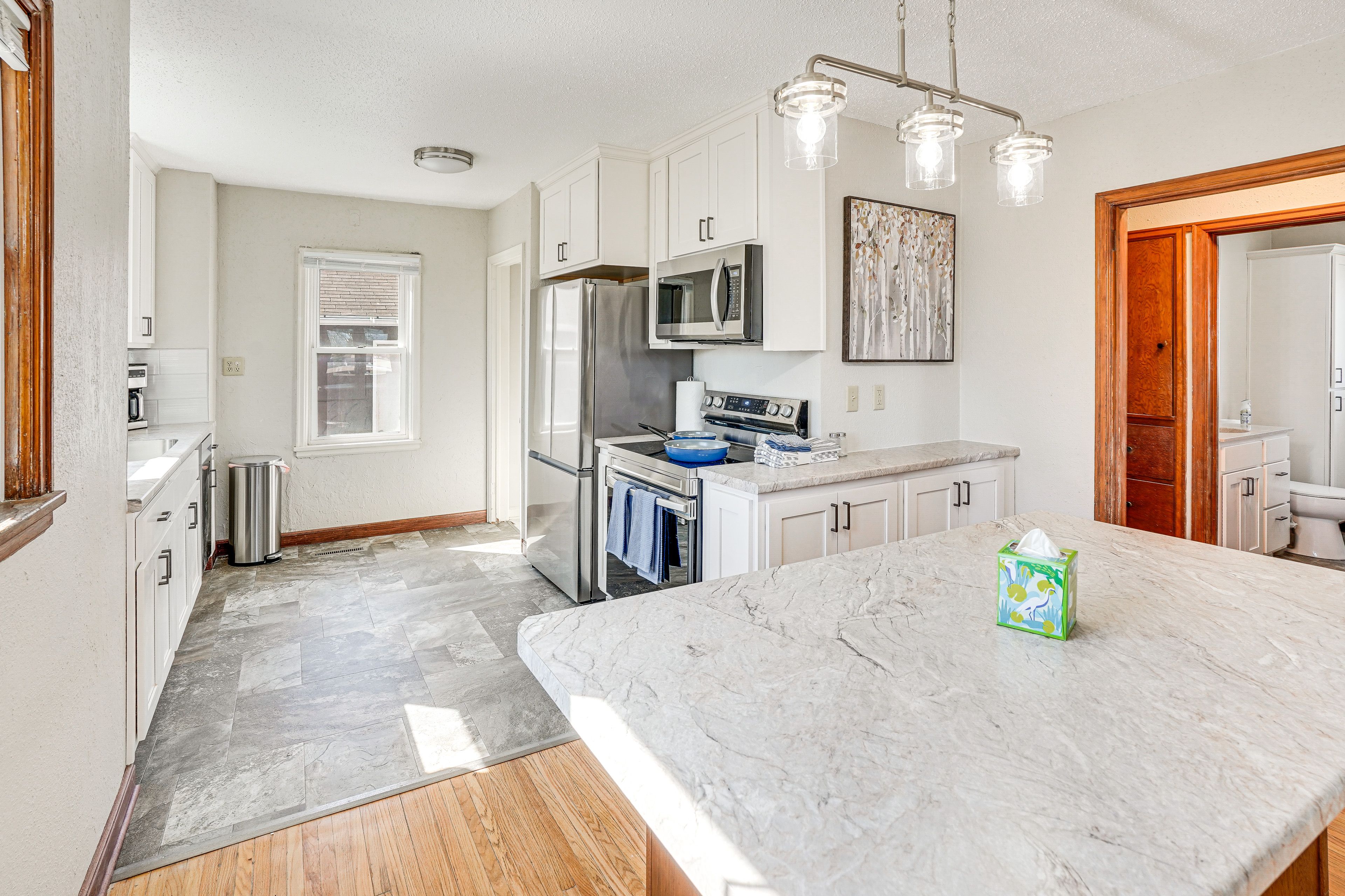 Kitchen | Trash Bags/Paper Towels | Main Level