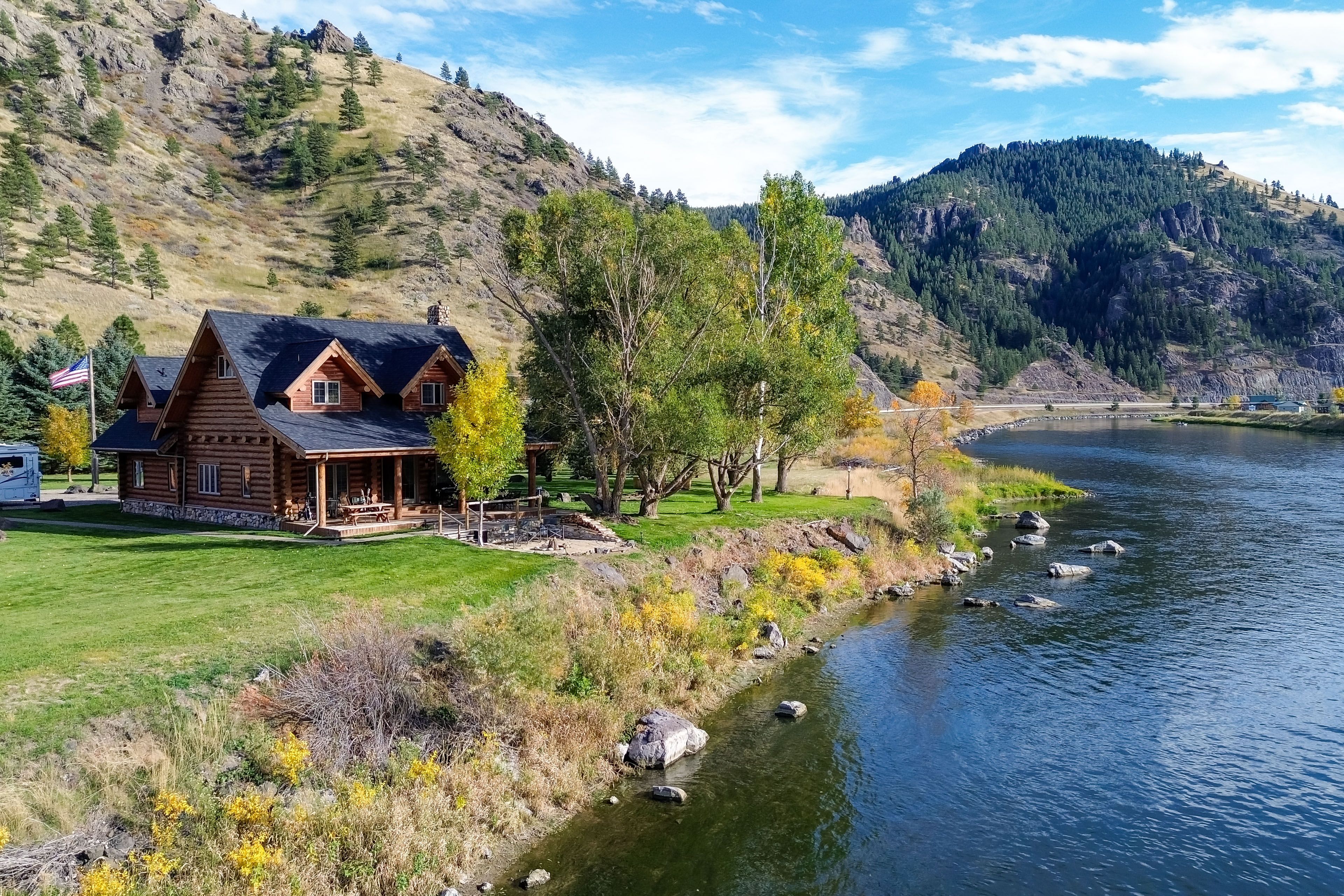 Cascade Vacation Rental | 6BR | 4BA | 4,400 Sq Ft | Stairs Required
