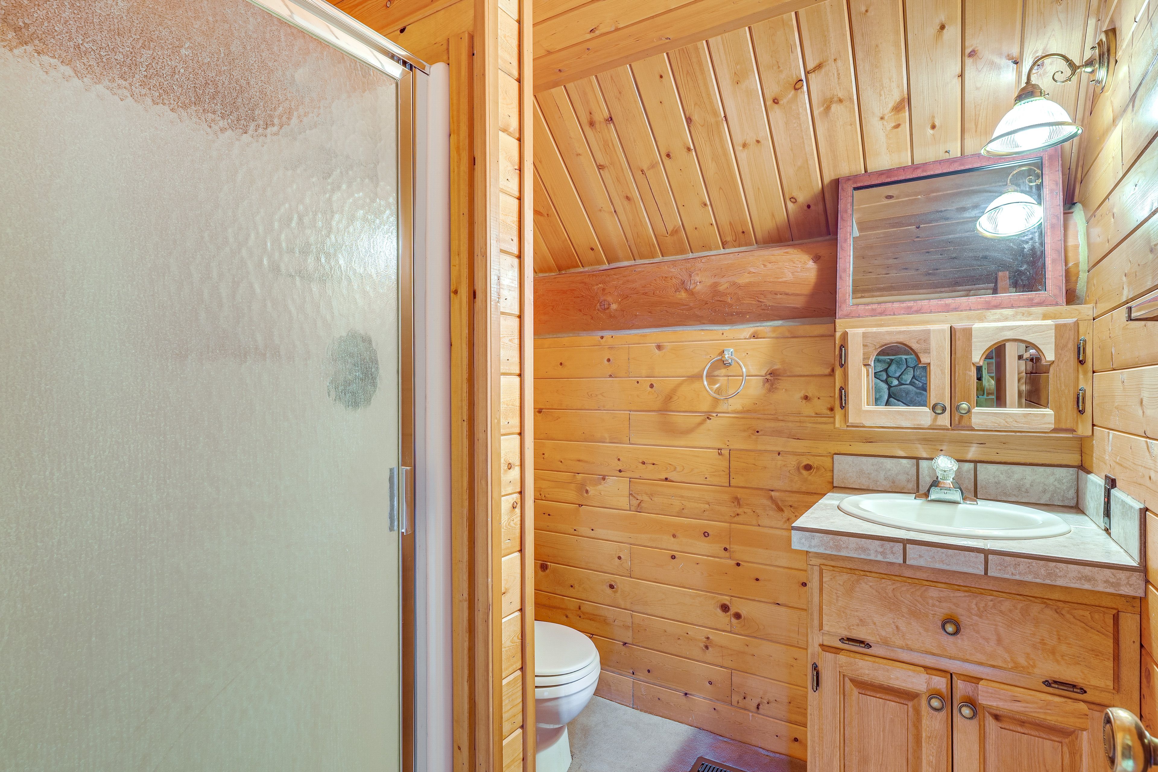 Bathroom (Above Garage) | 2nd Floor