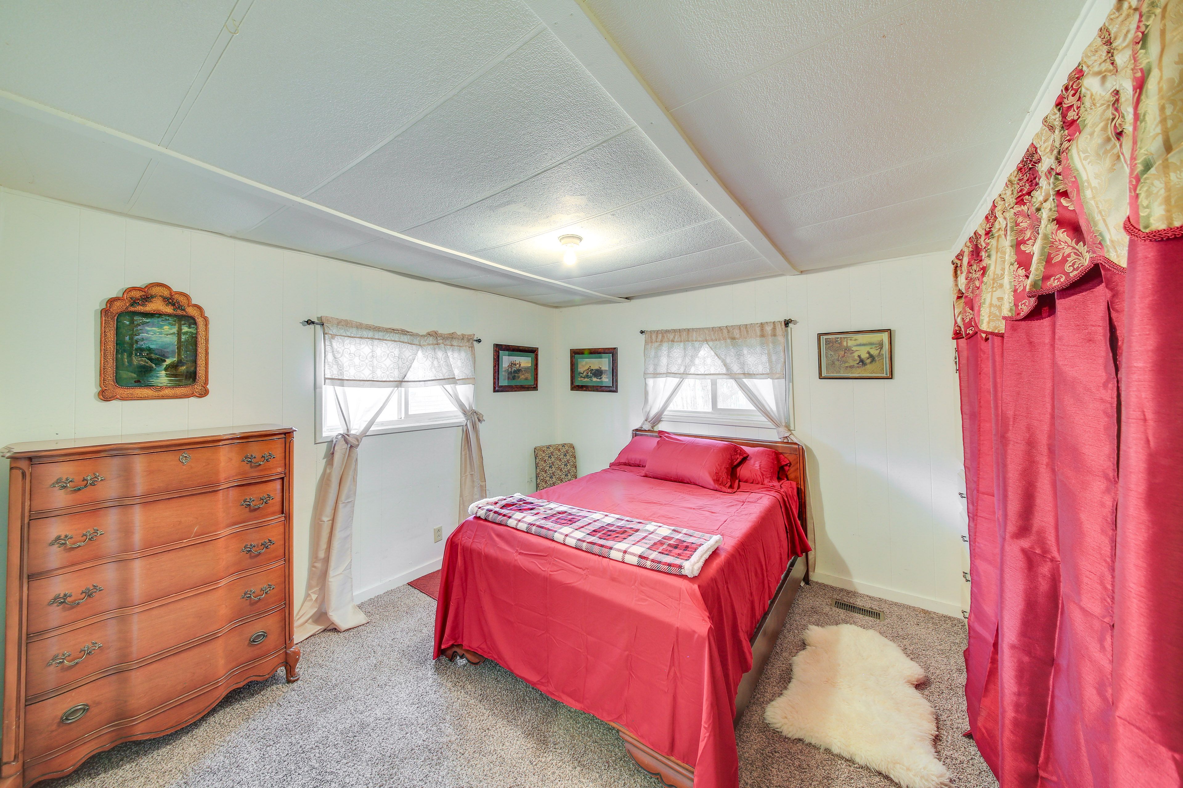 Bedroom 2 | Queen Bed