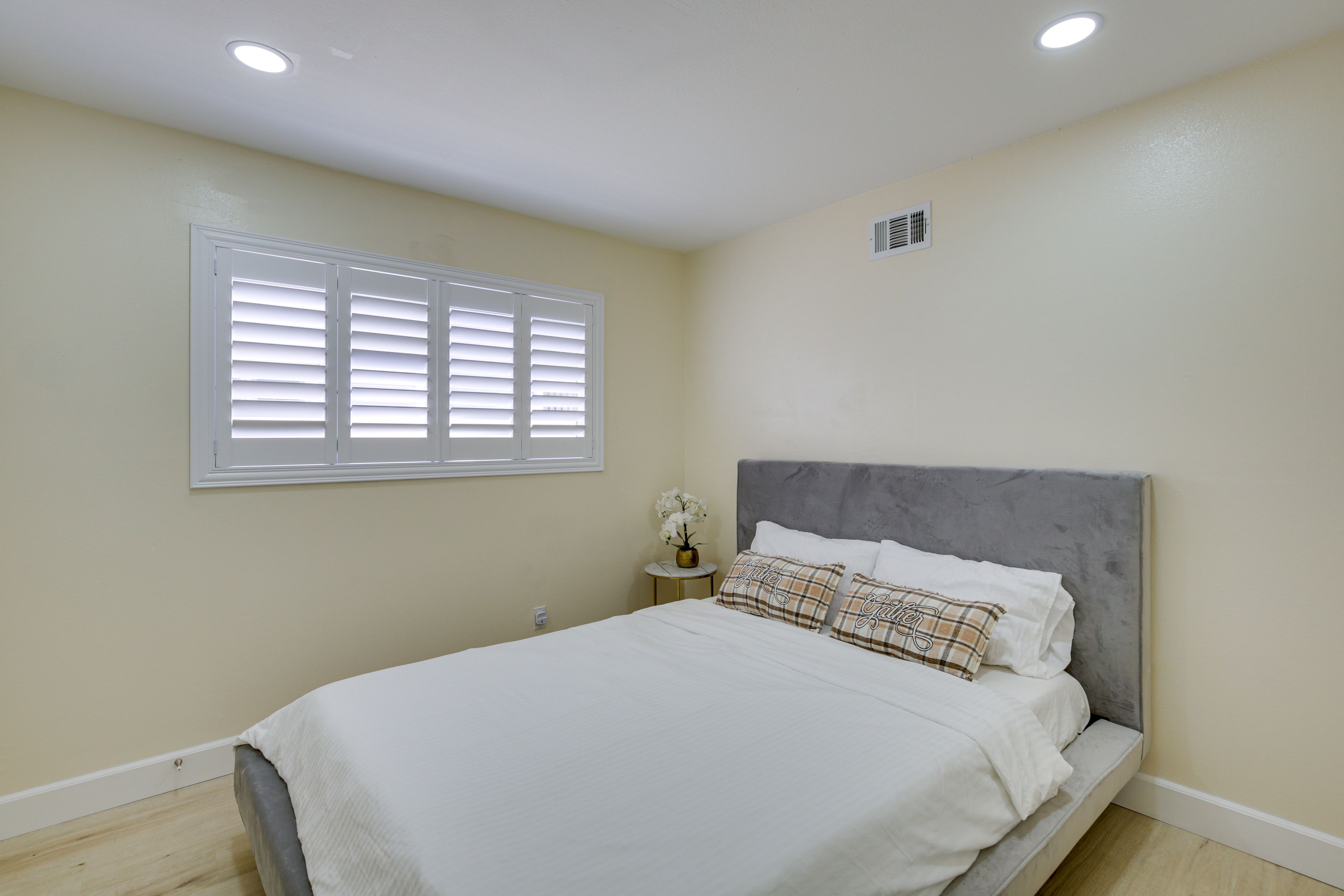 Bedroom 2 | Queen Bed