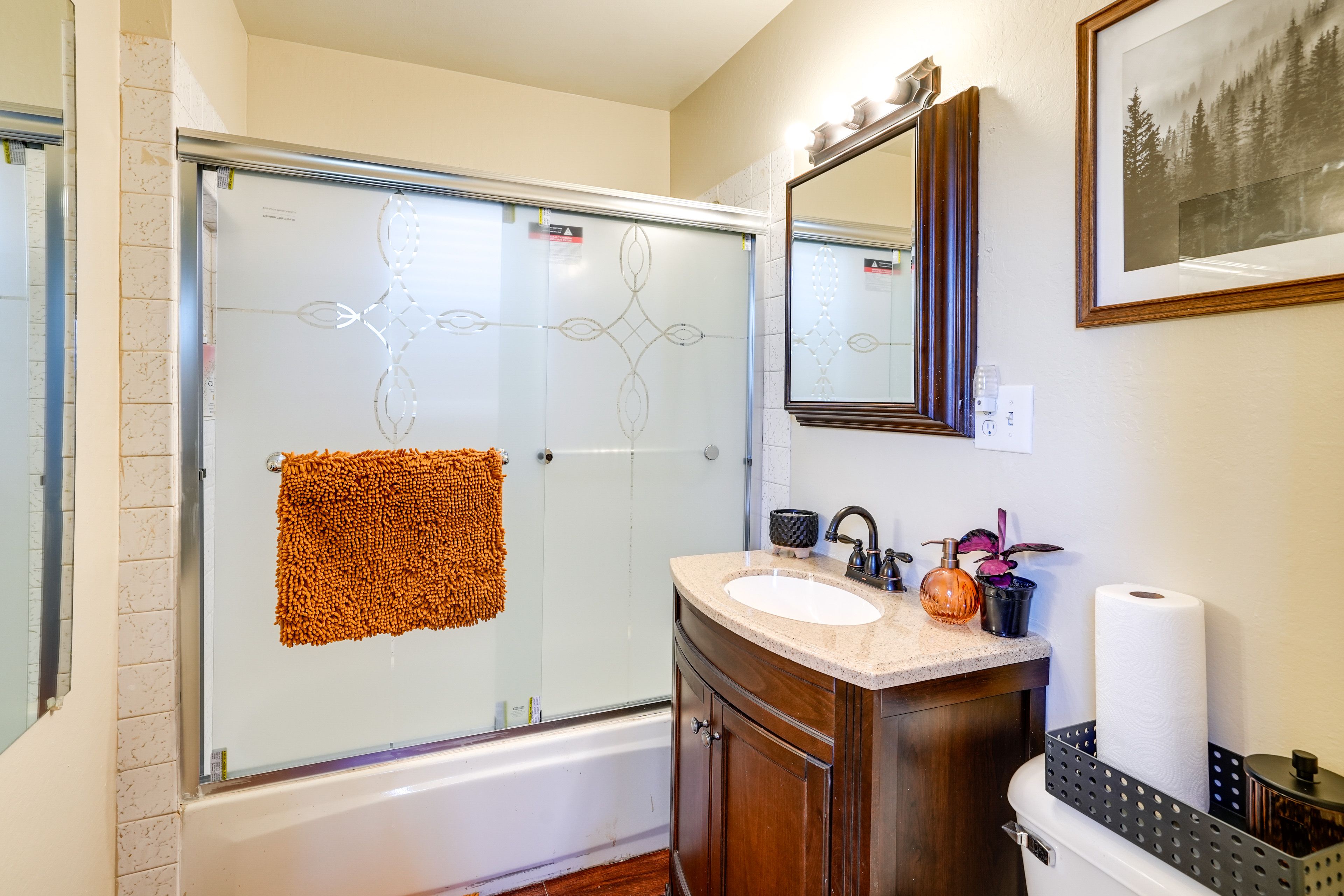 Full Bath | Complimentary Toiletries