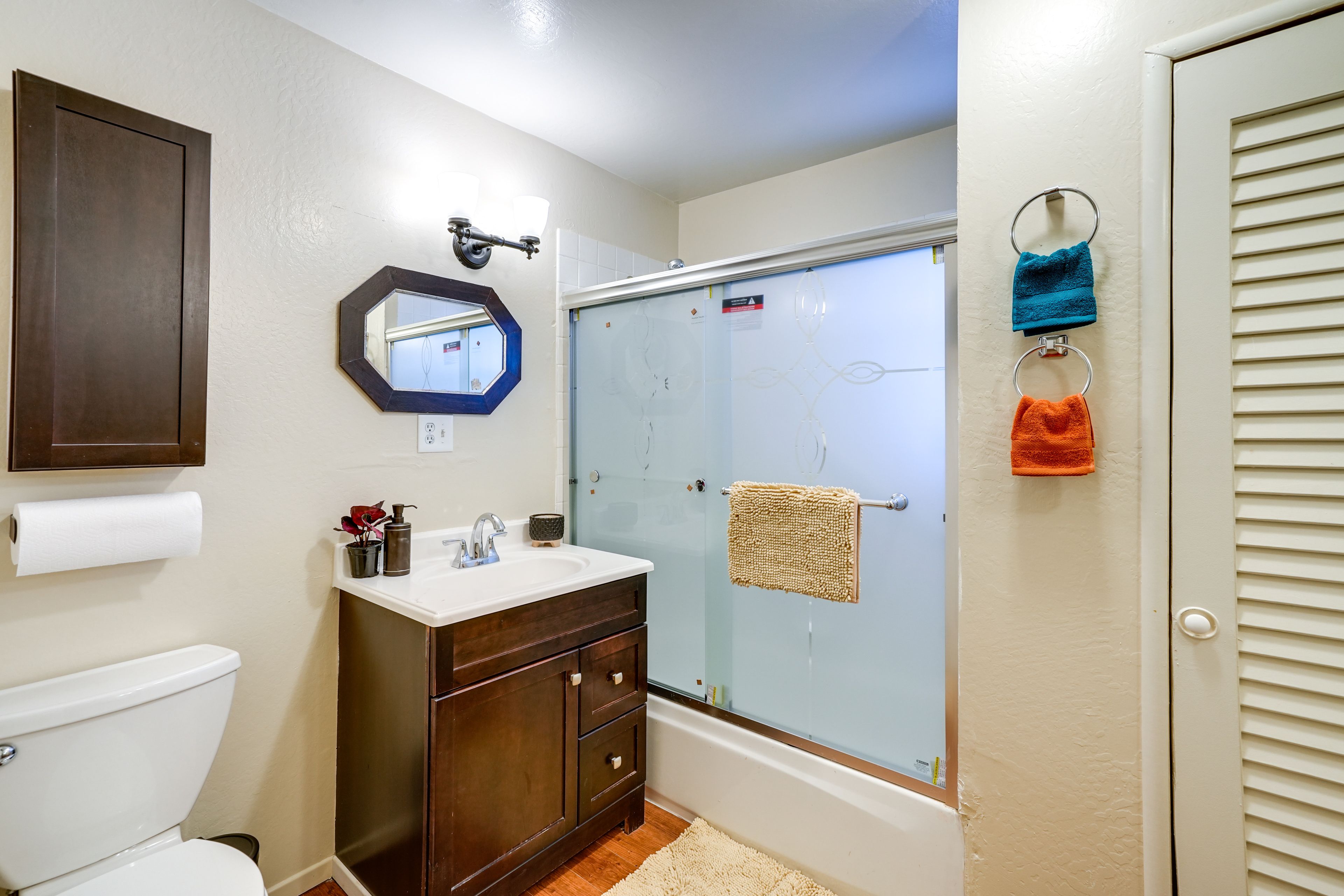 Full Bath | Towels Provided | Hair Dryer