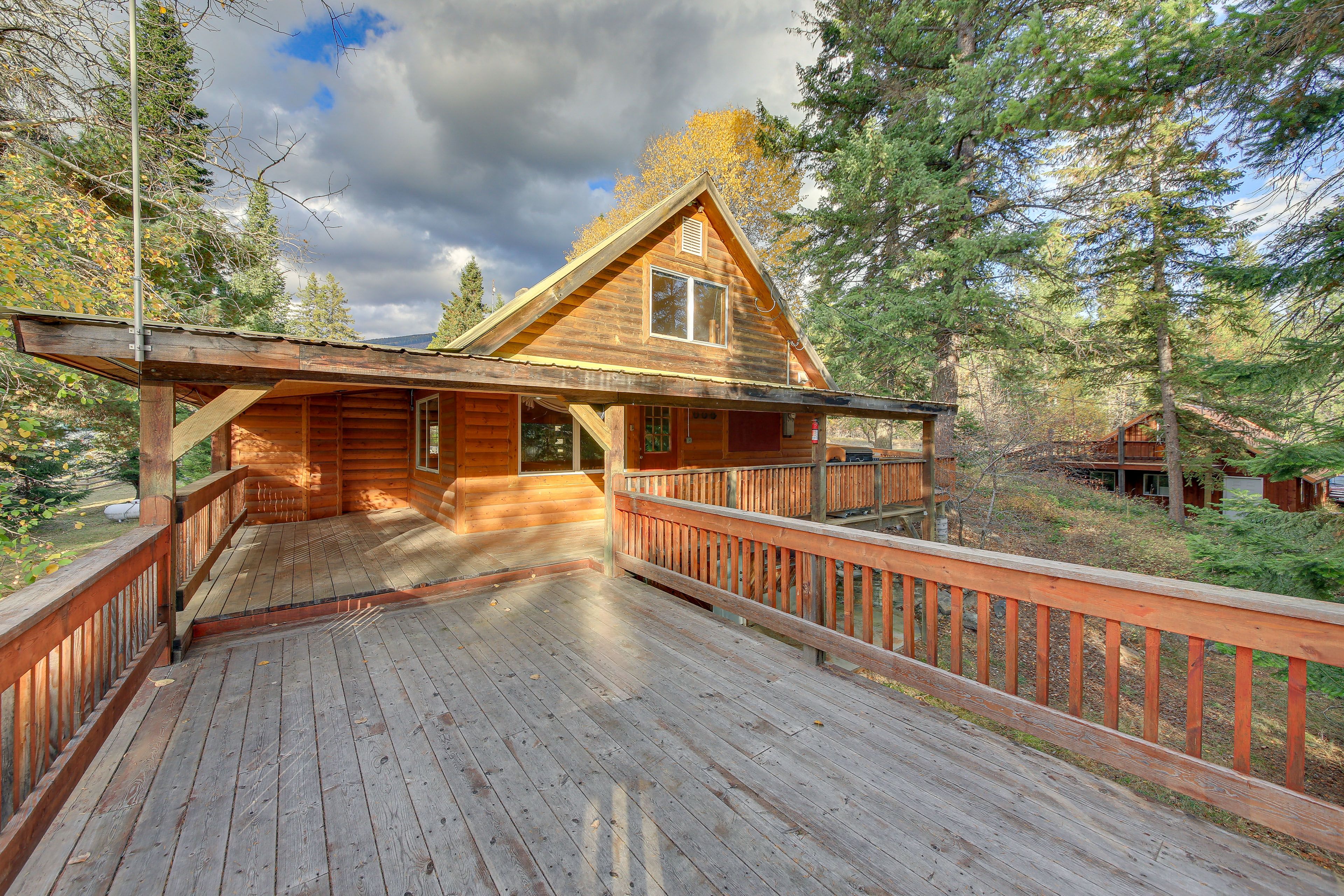 Wraparound Deck