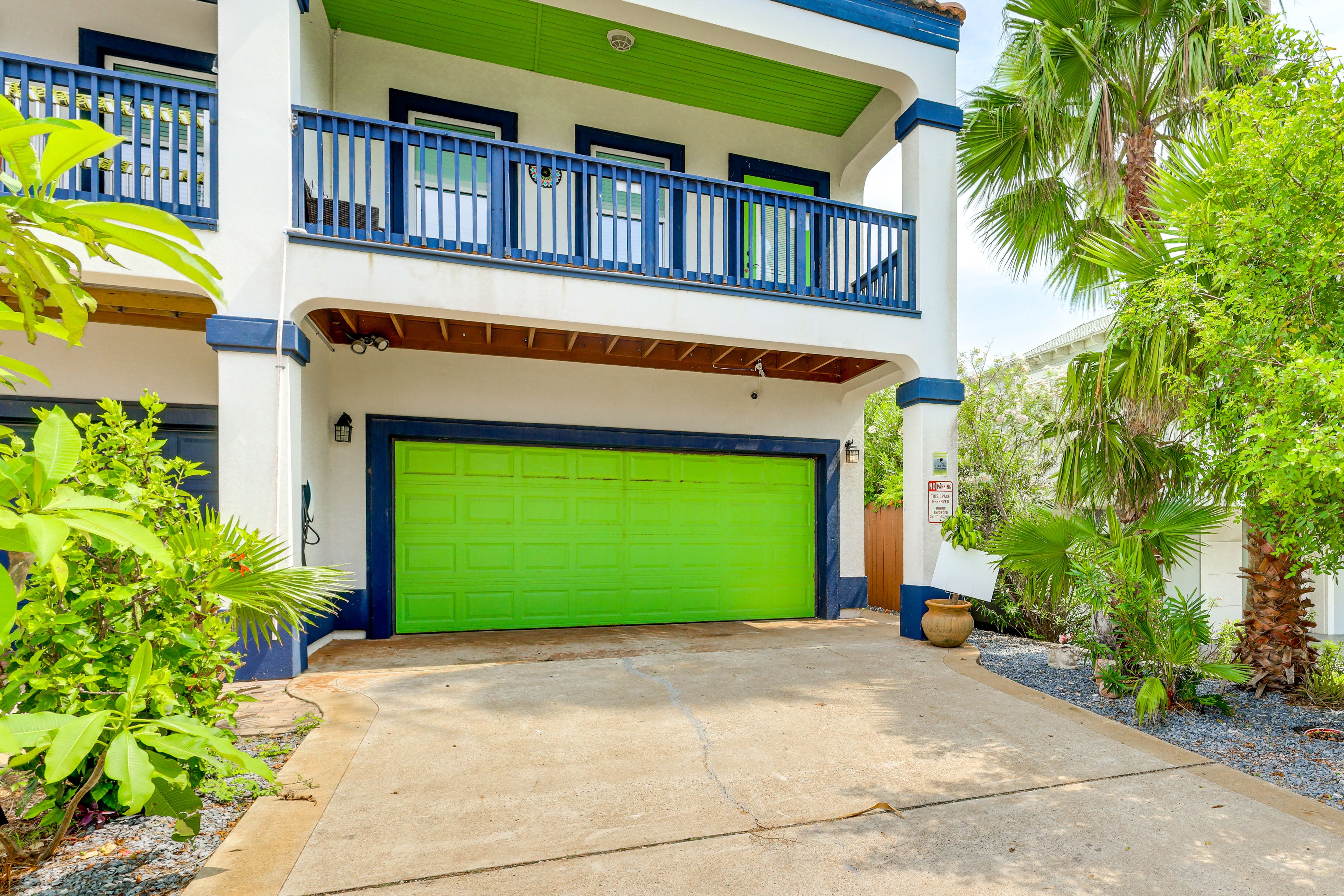 Townhome Exterior | Parking | Driveway (4 Vehicles)