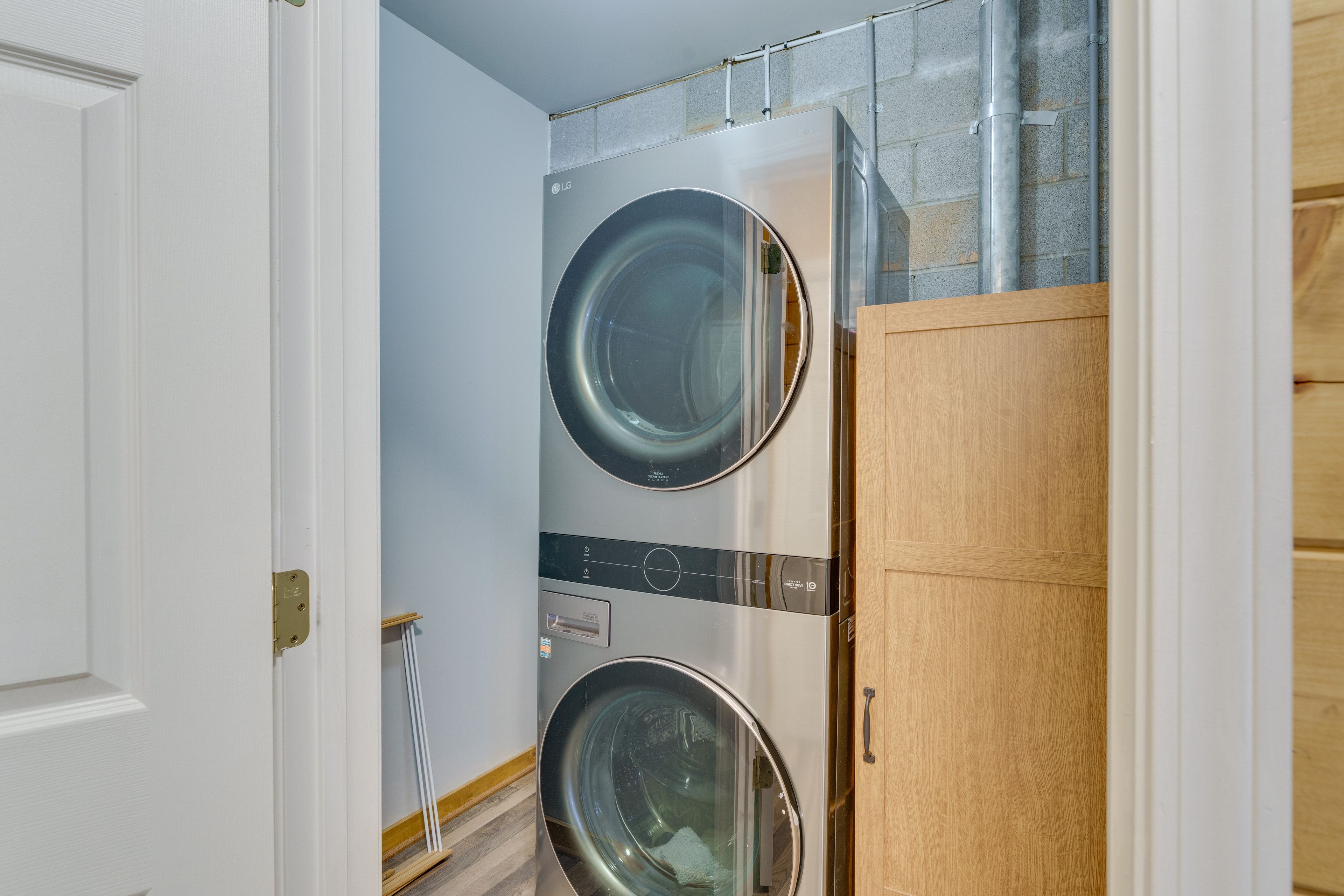 Laundry Area | Washer/Dryer | Hangers | Iron/Board | Trash Bags/Paper Towels