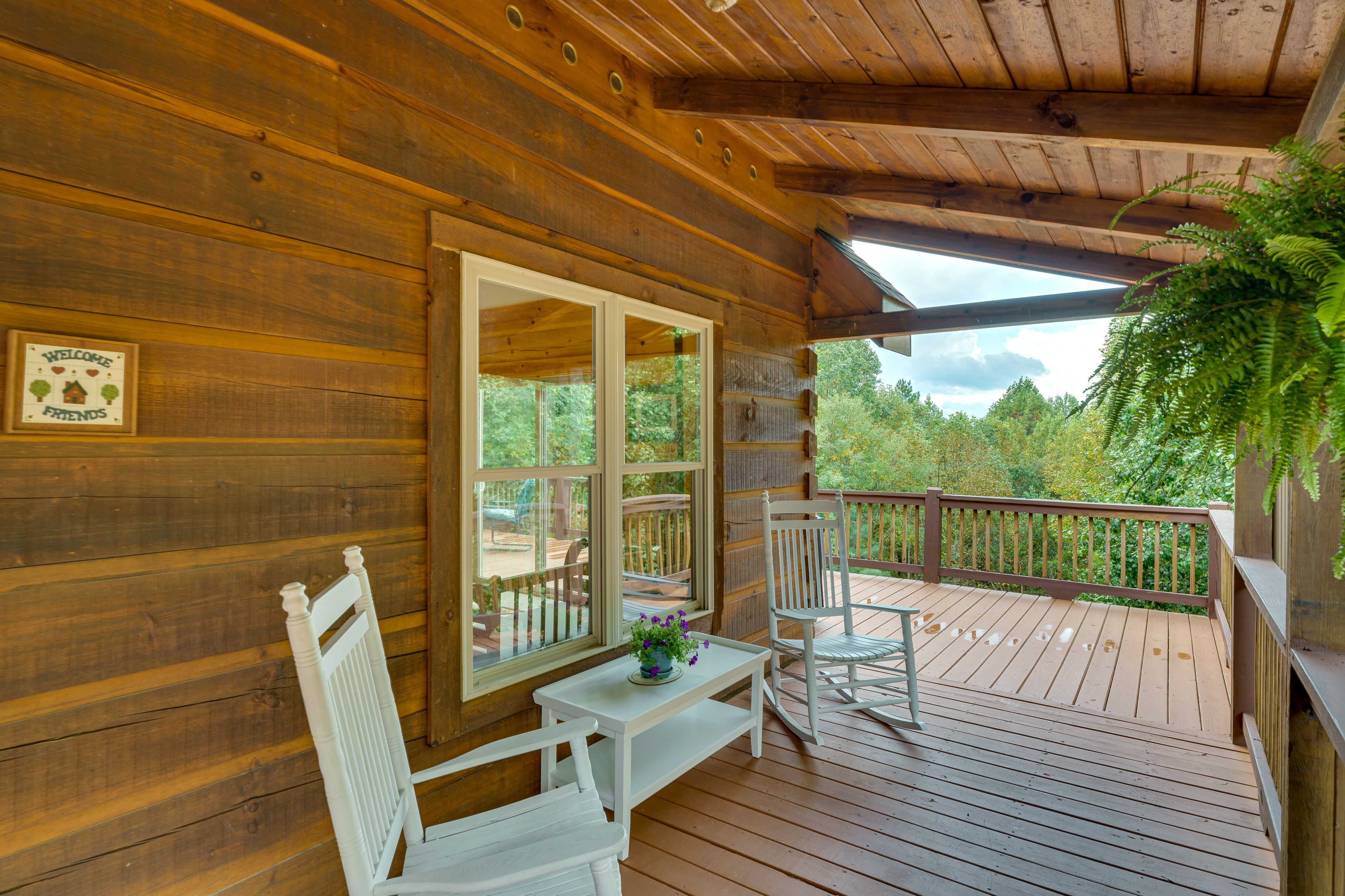 Deck | Gas Grill | Outdoor Seating & Dining