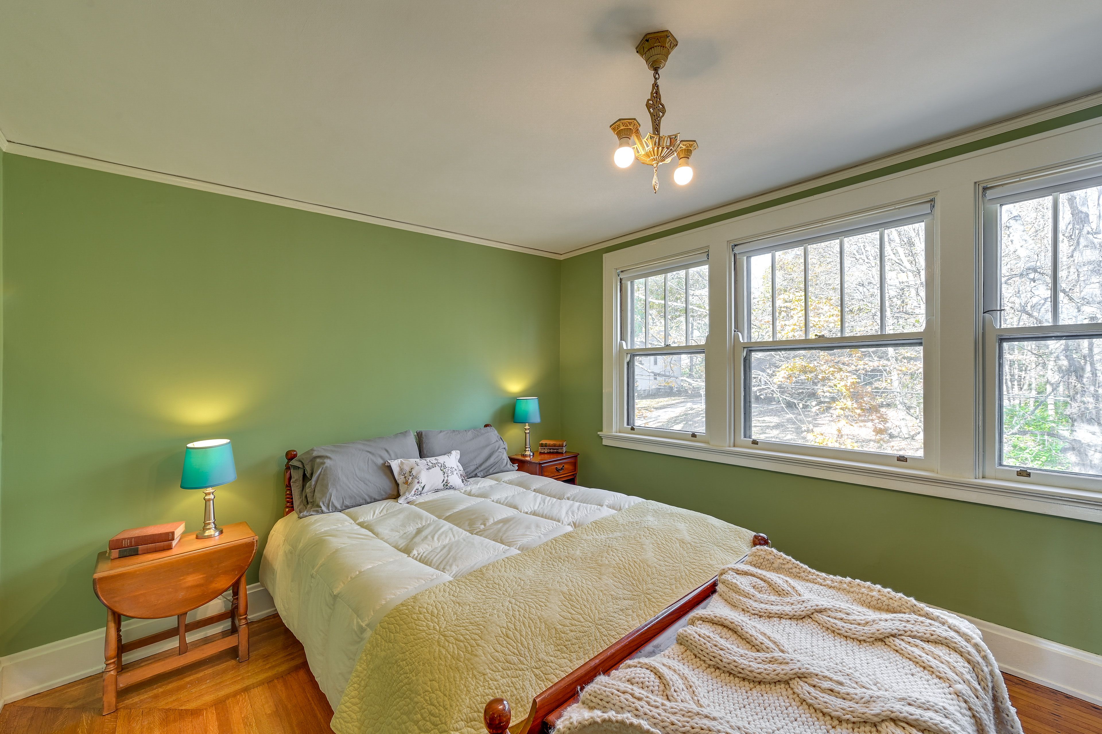 Bedroom 1 | Queen Bed | 2nd Floor
