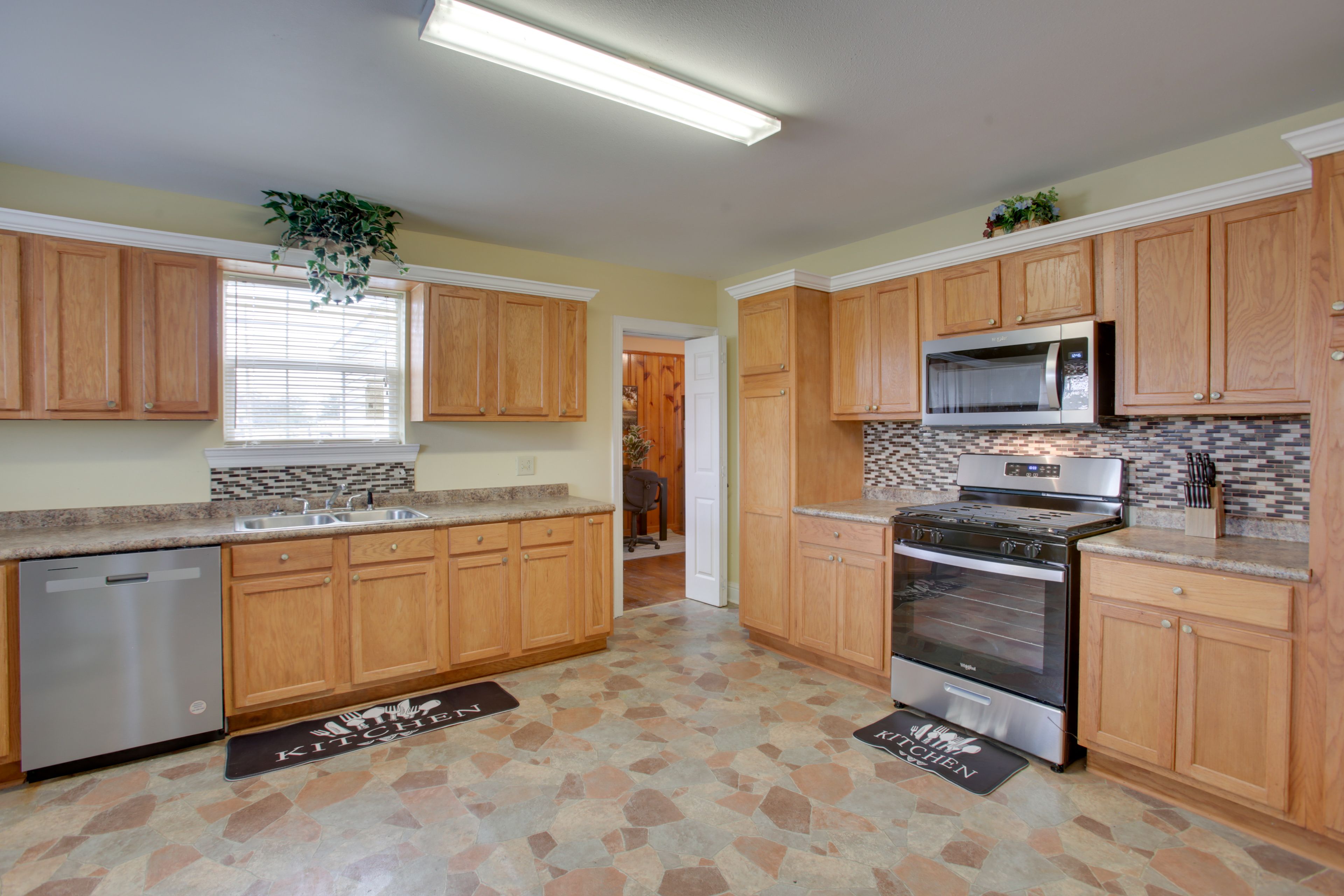 Kitchen | Dishwasher | Cooking Utensils | Microwave