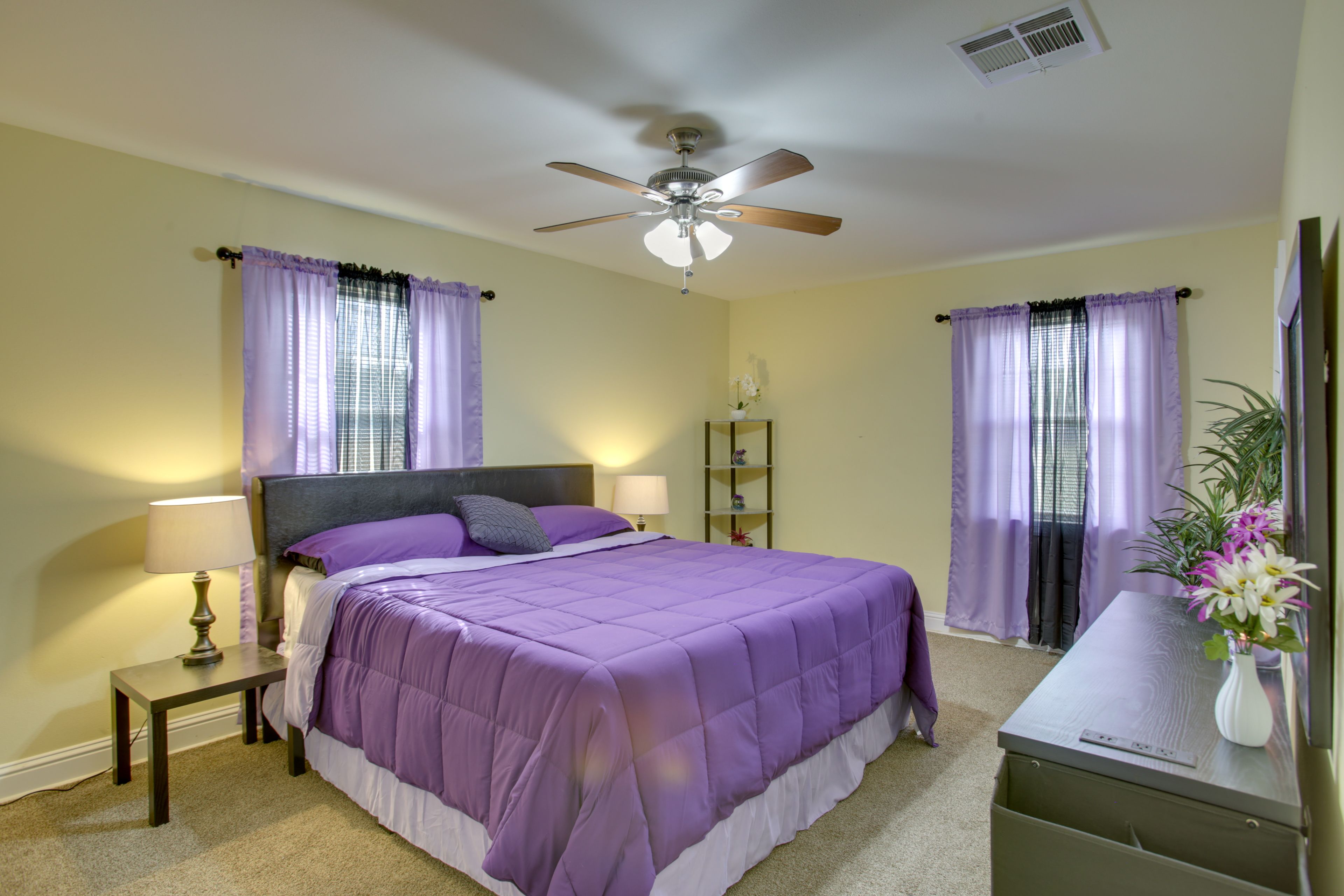Bedroom 1 | King Bed