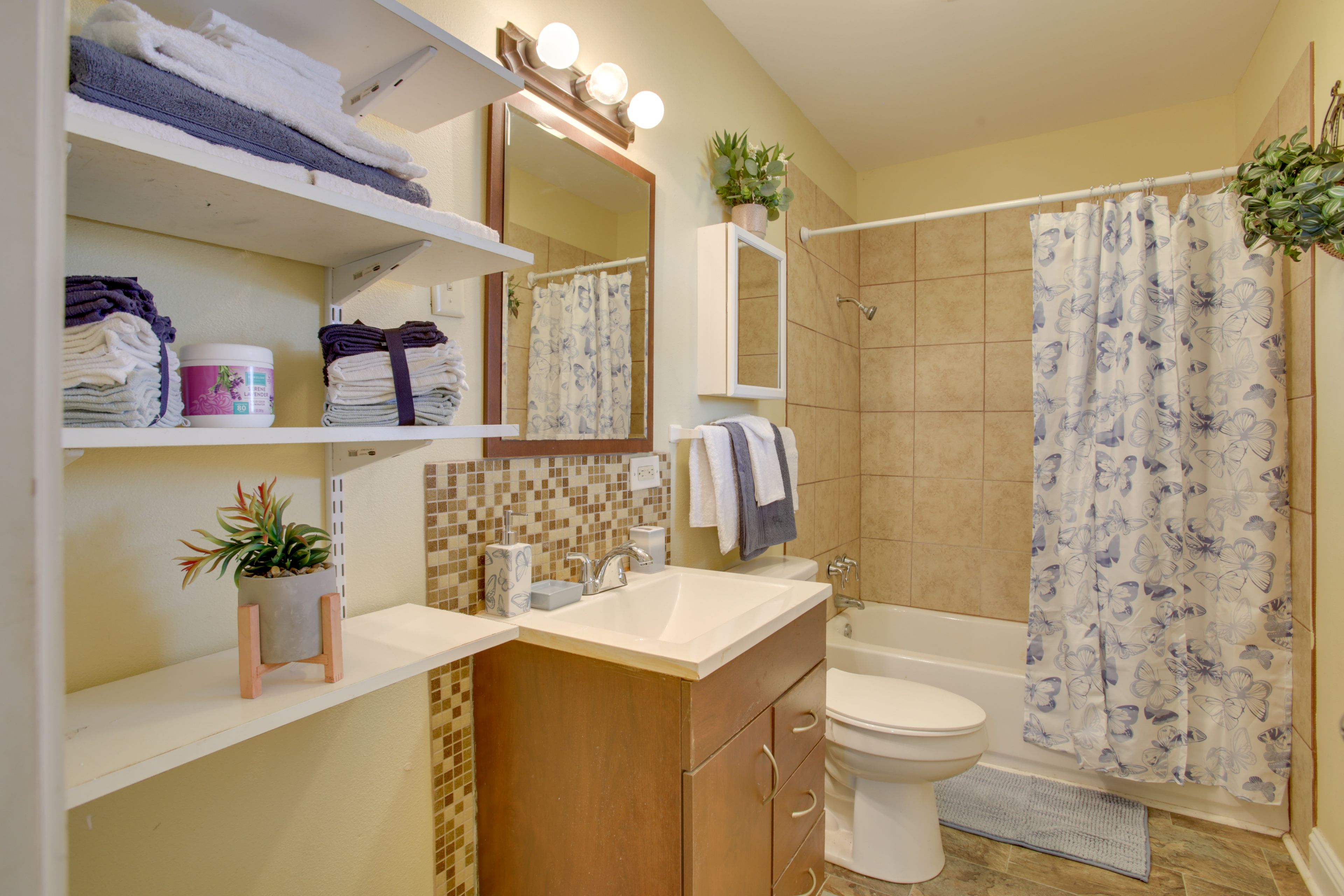 Full Bathroom