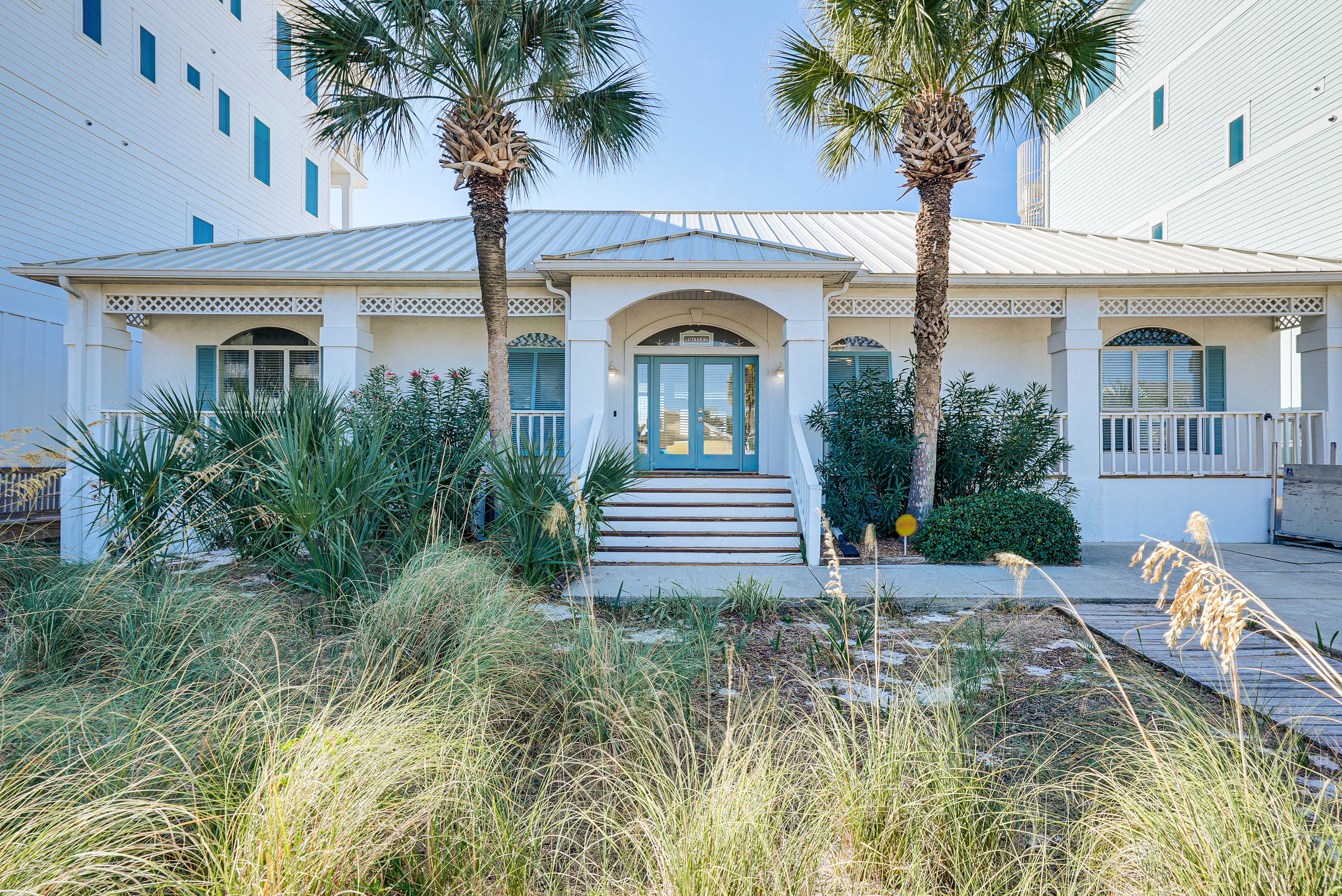 Exterior | Driveway (4 Vehicles)