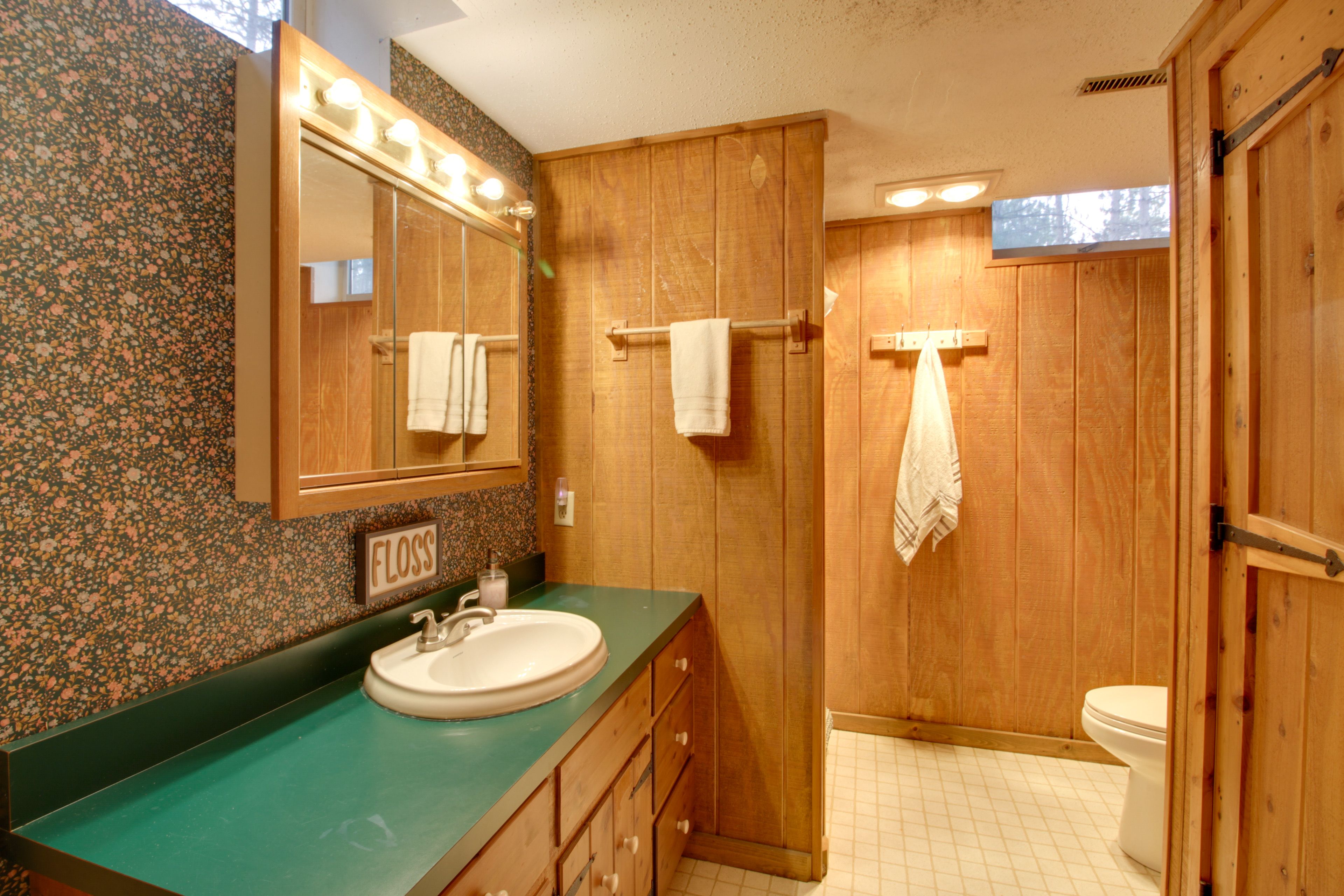 Full Bathroom