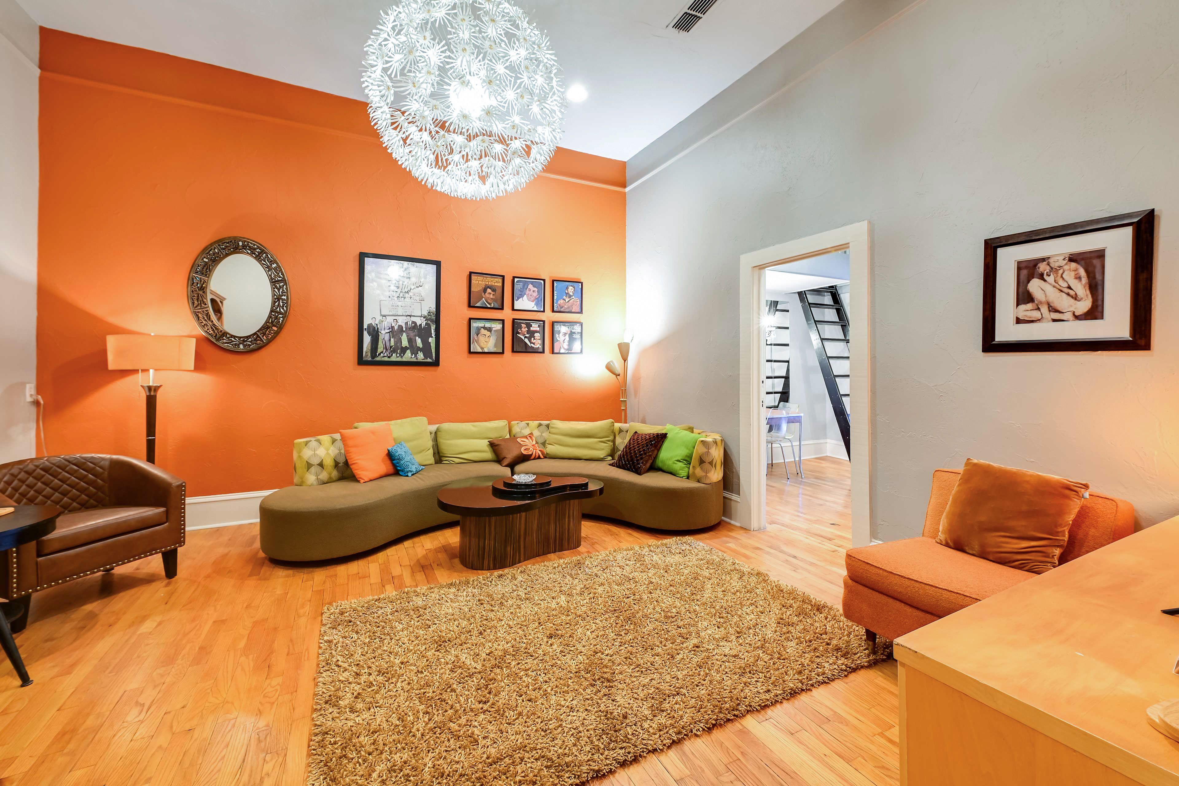 Living Room | Smart TV | Central A/C