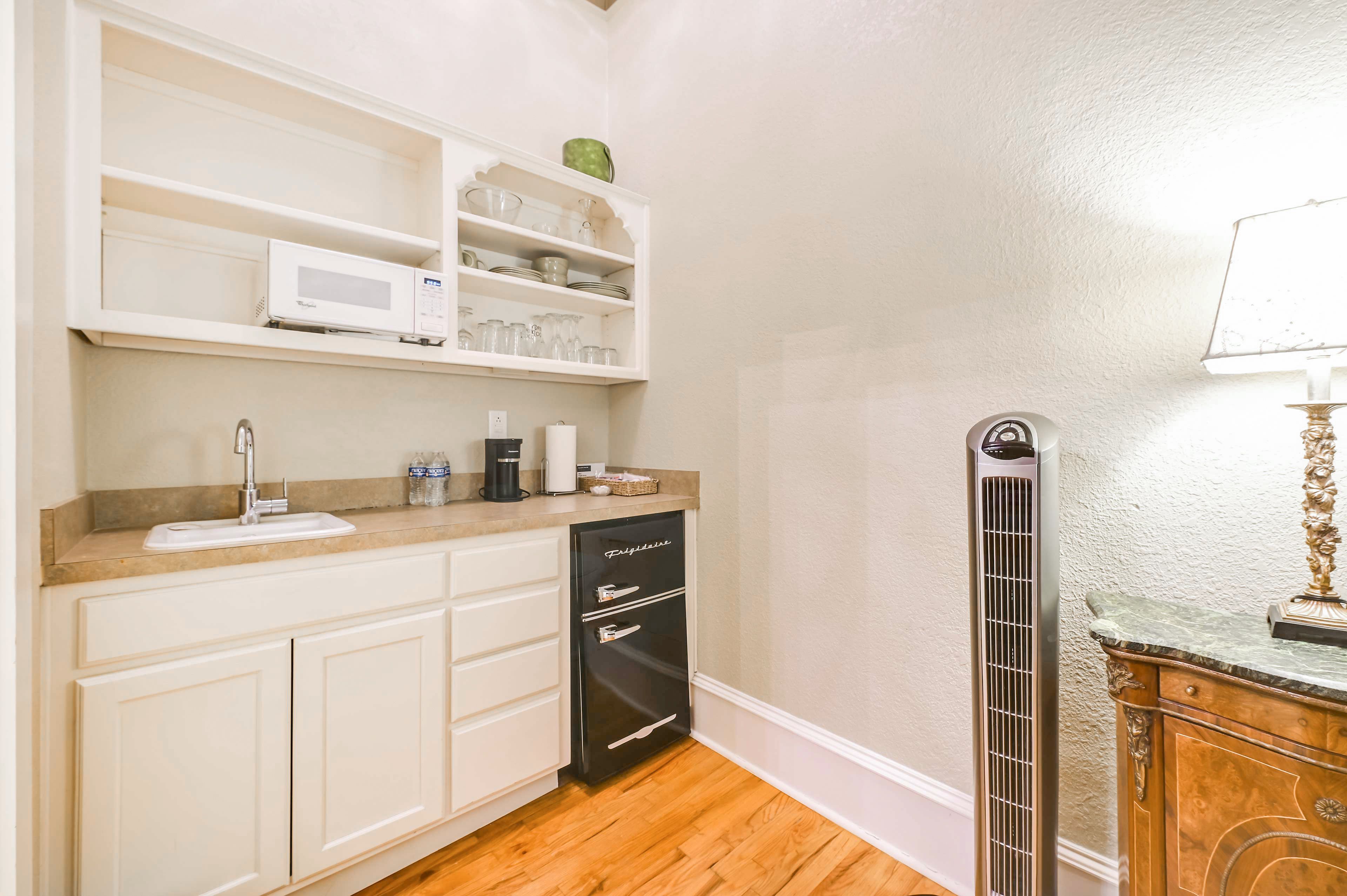 Kitchenette | Cooking Basics | Coffee Maker | Hot Plate