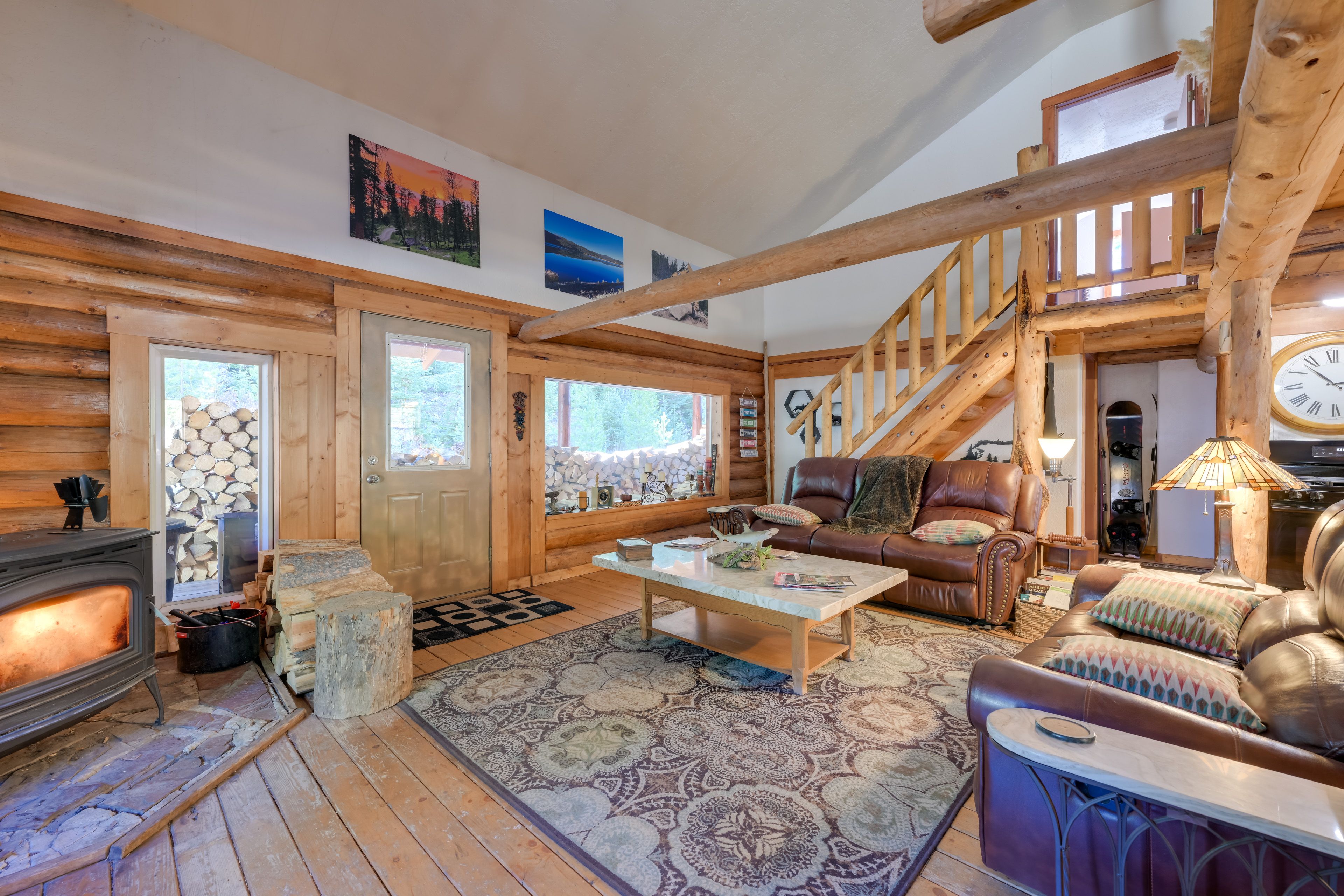 Living Room | Wood-Burning Stove | Smart TV | Free WiFi | DVD Player