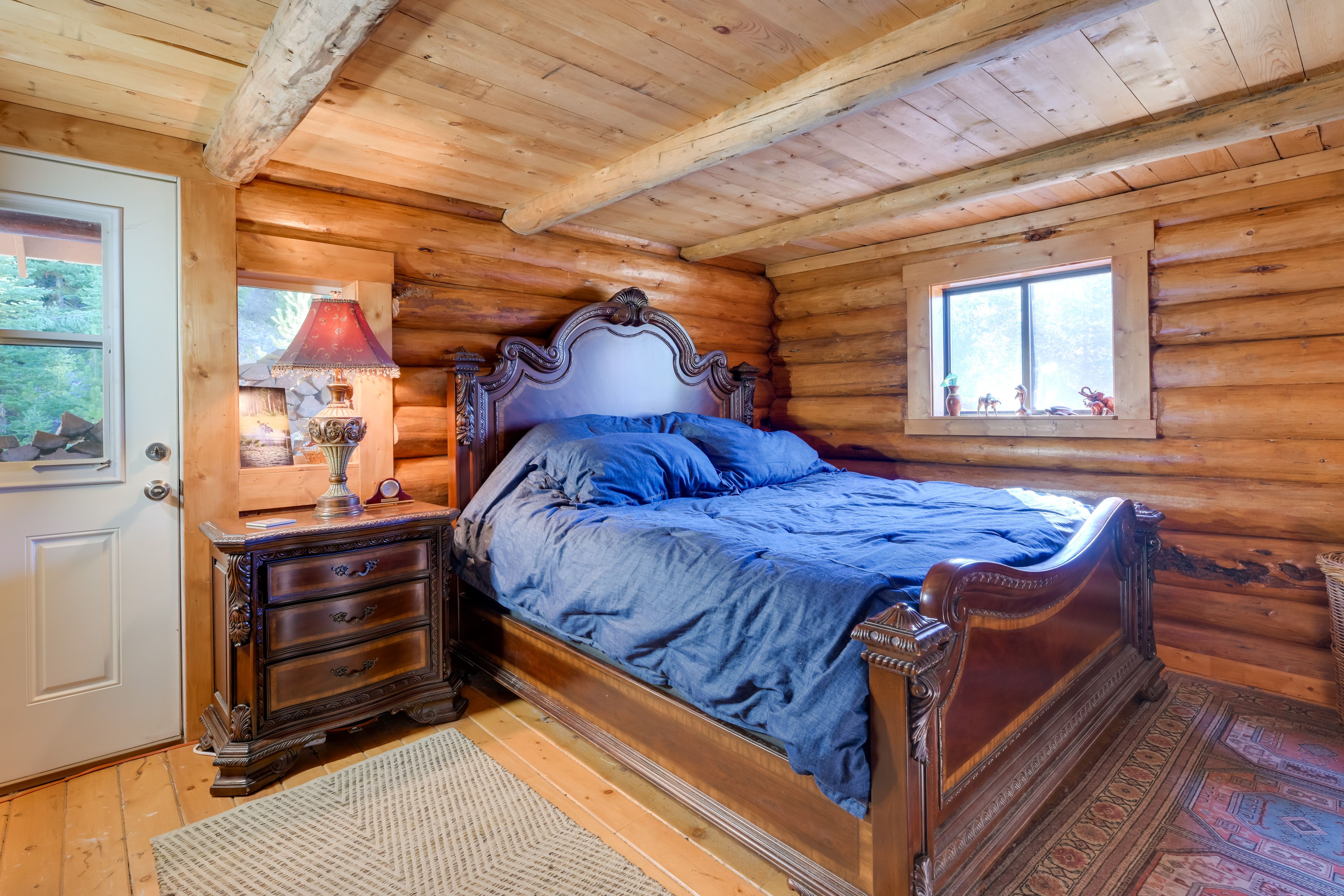 Bedroom 1 | Main Level | King Bed | Linens Provided