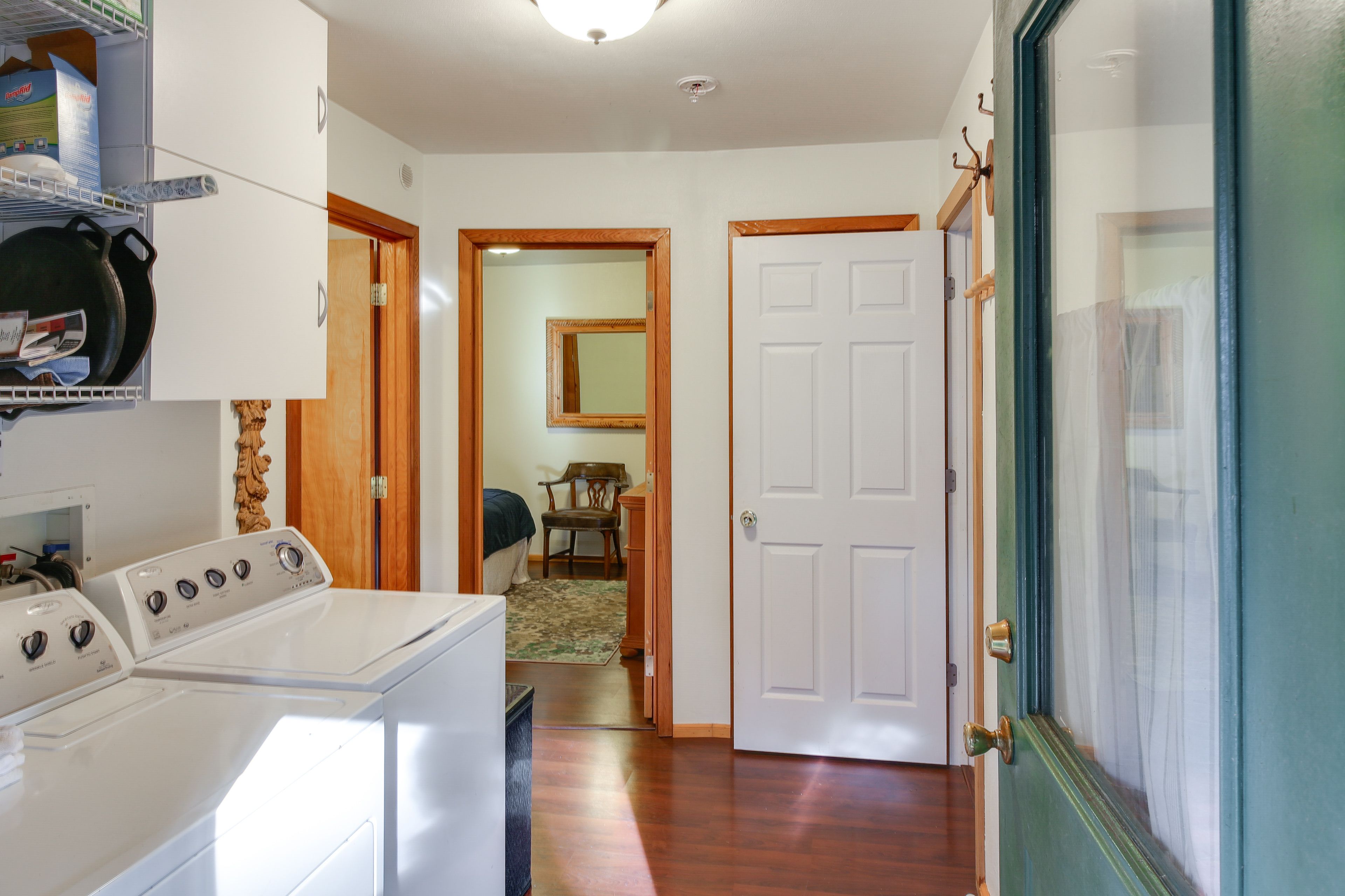 Entry | Washer & Dryer