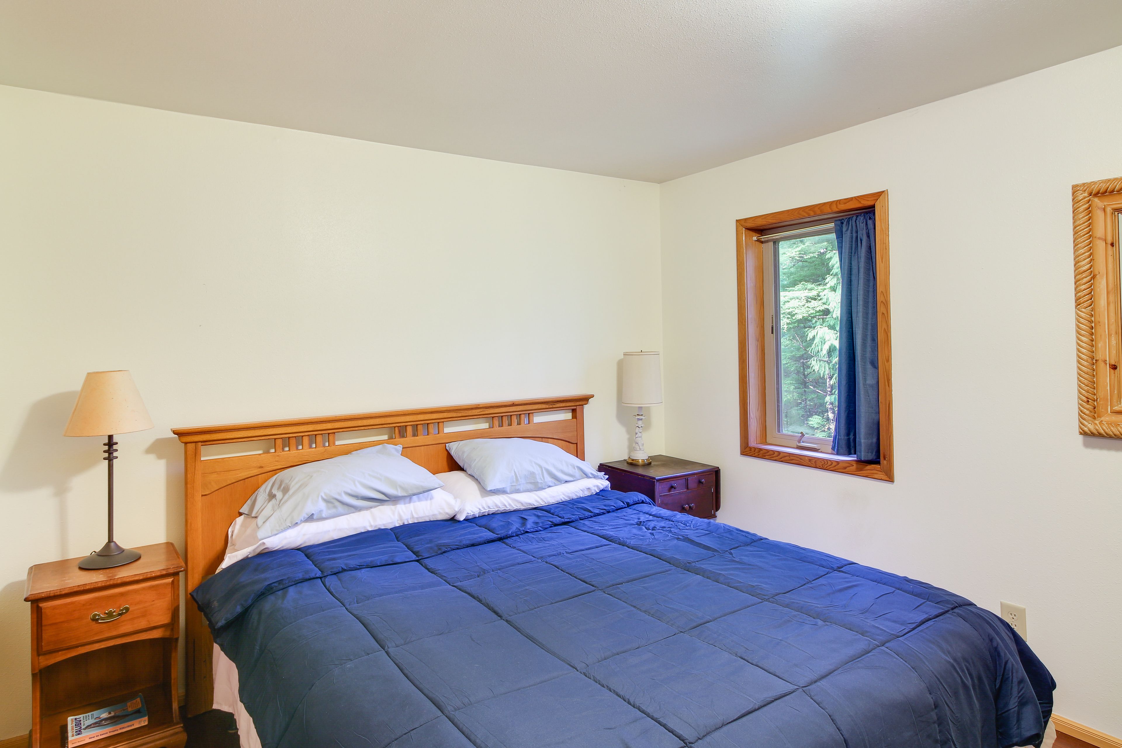 Bedroom 3 | King Bed