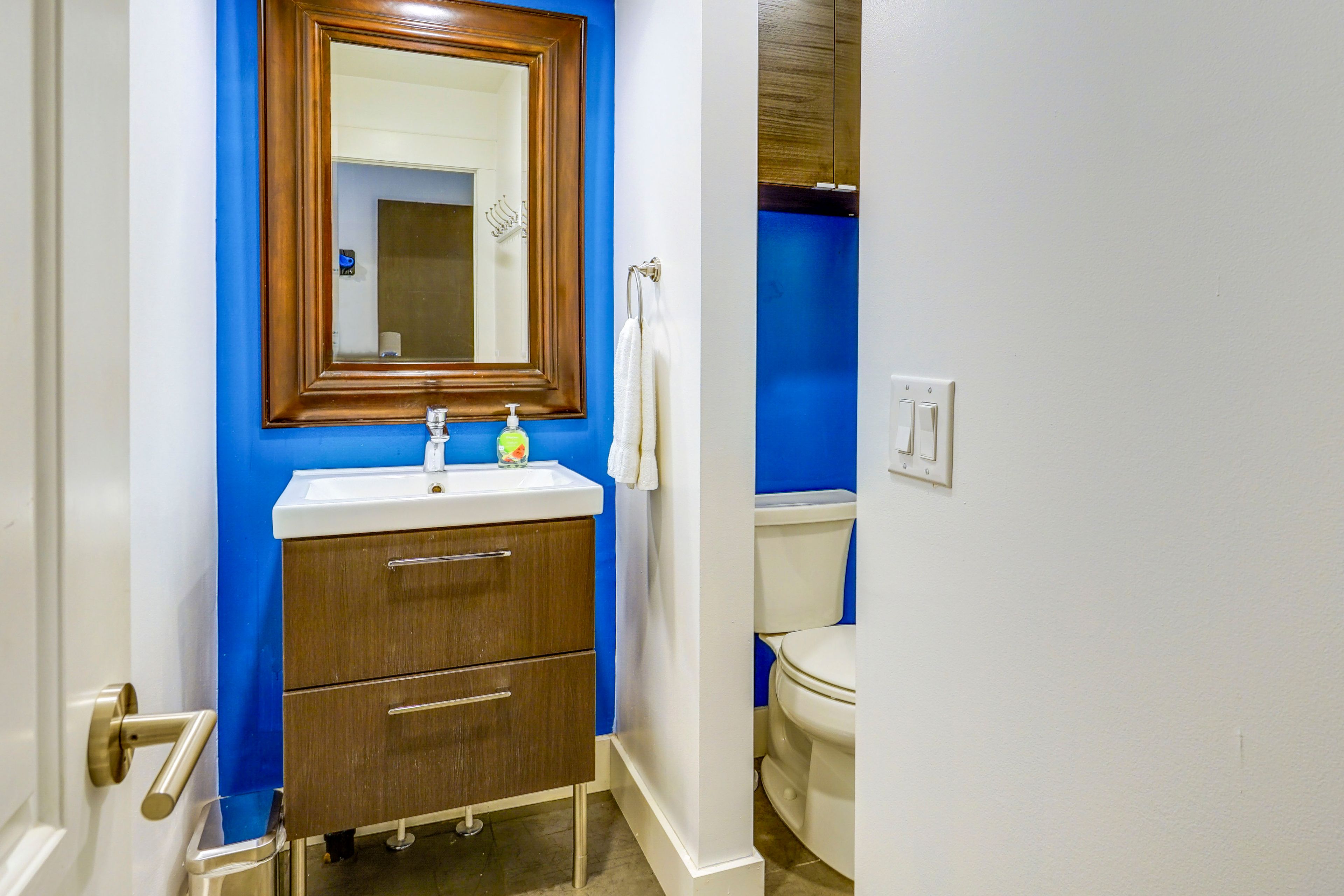 Full Bathroom | Towels Provided | Complimentary Toiletries | Hair Dryer