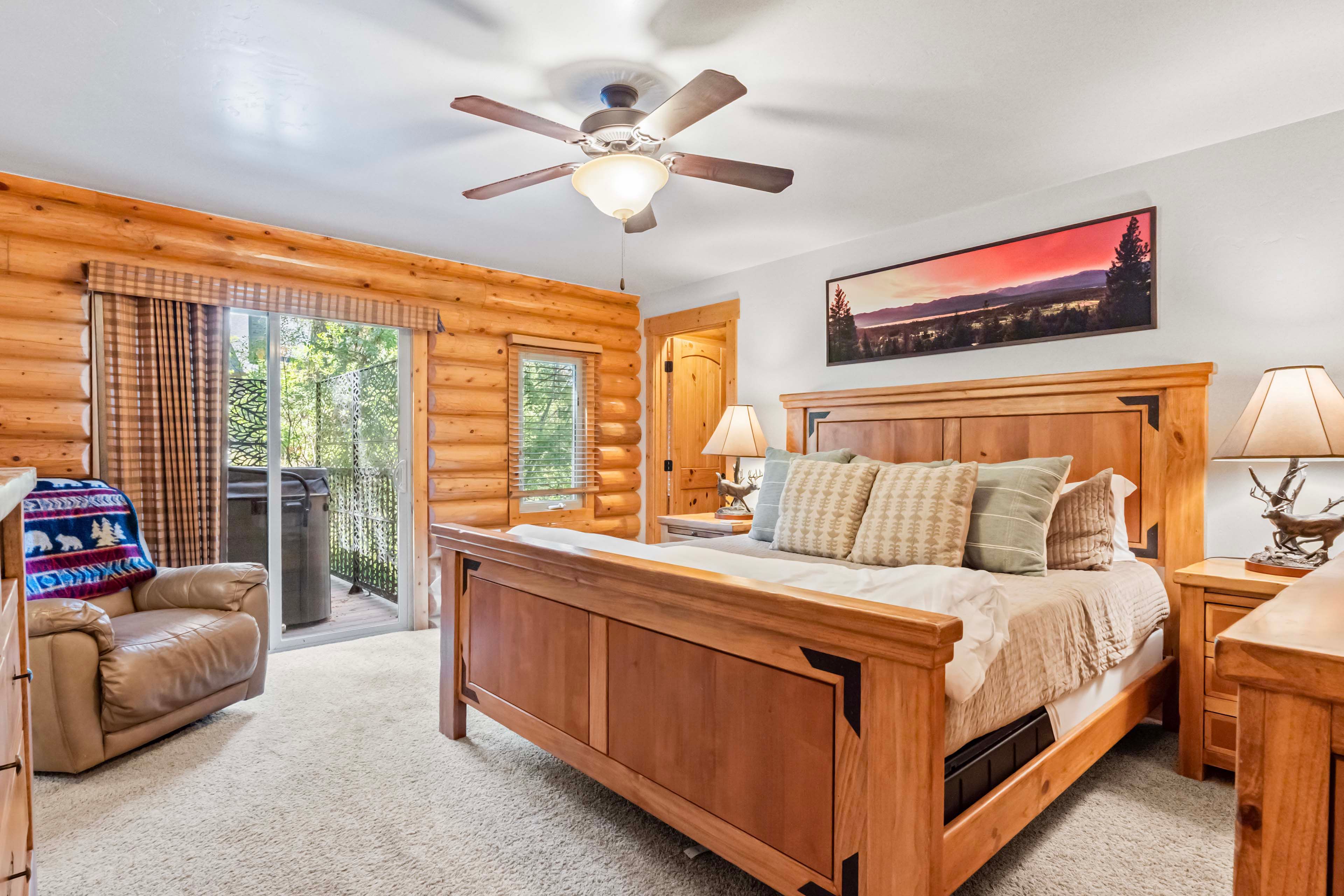 Bedroom 1 | King Bed | Smart TV | Linens Provided | Main Level