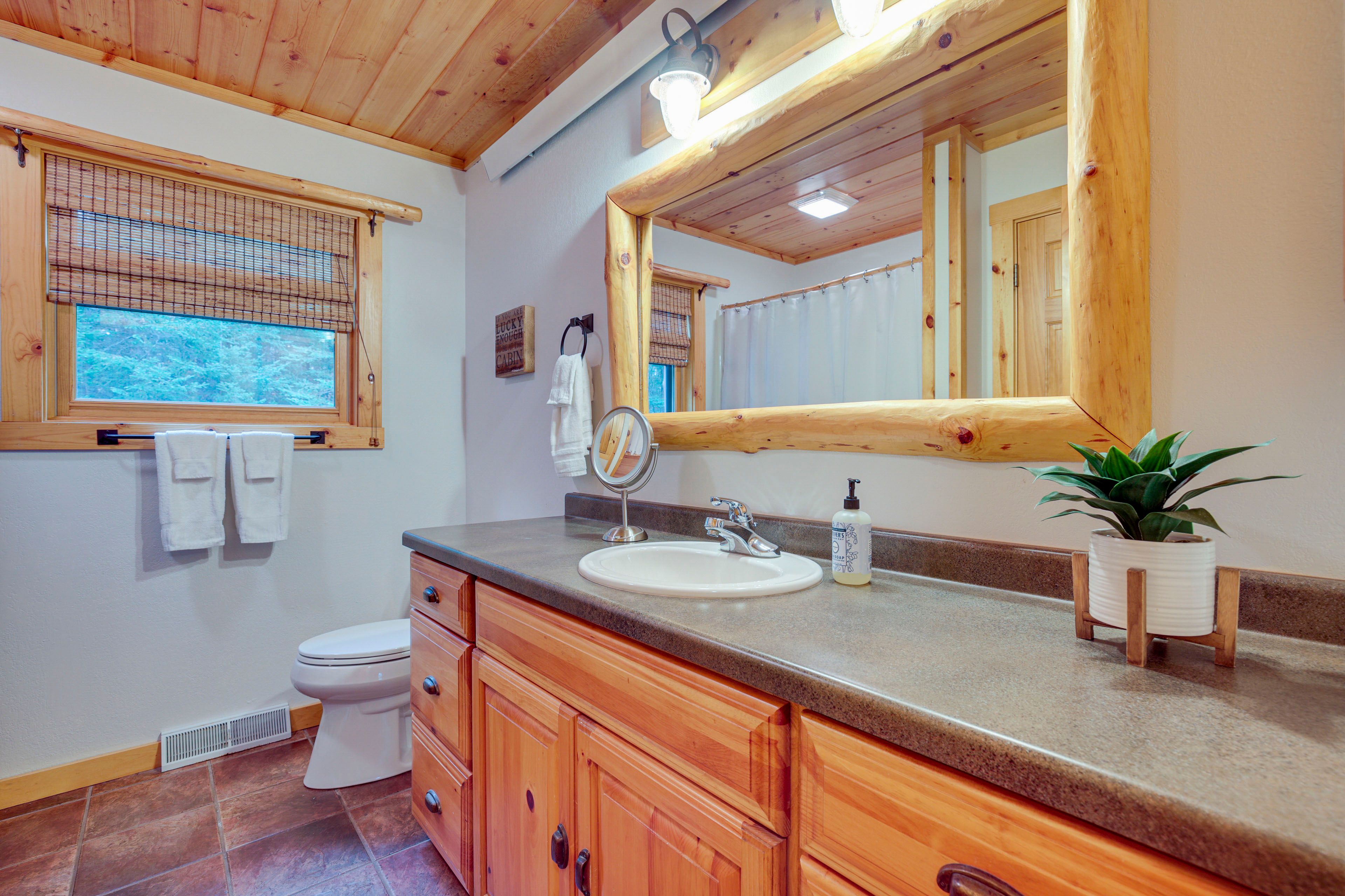 Full Bathroom | 1st Floor