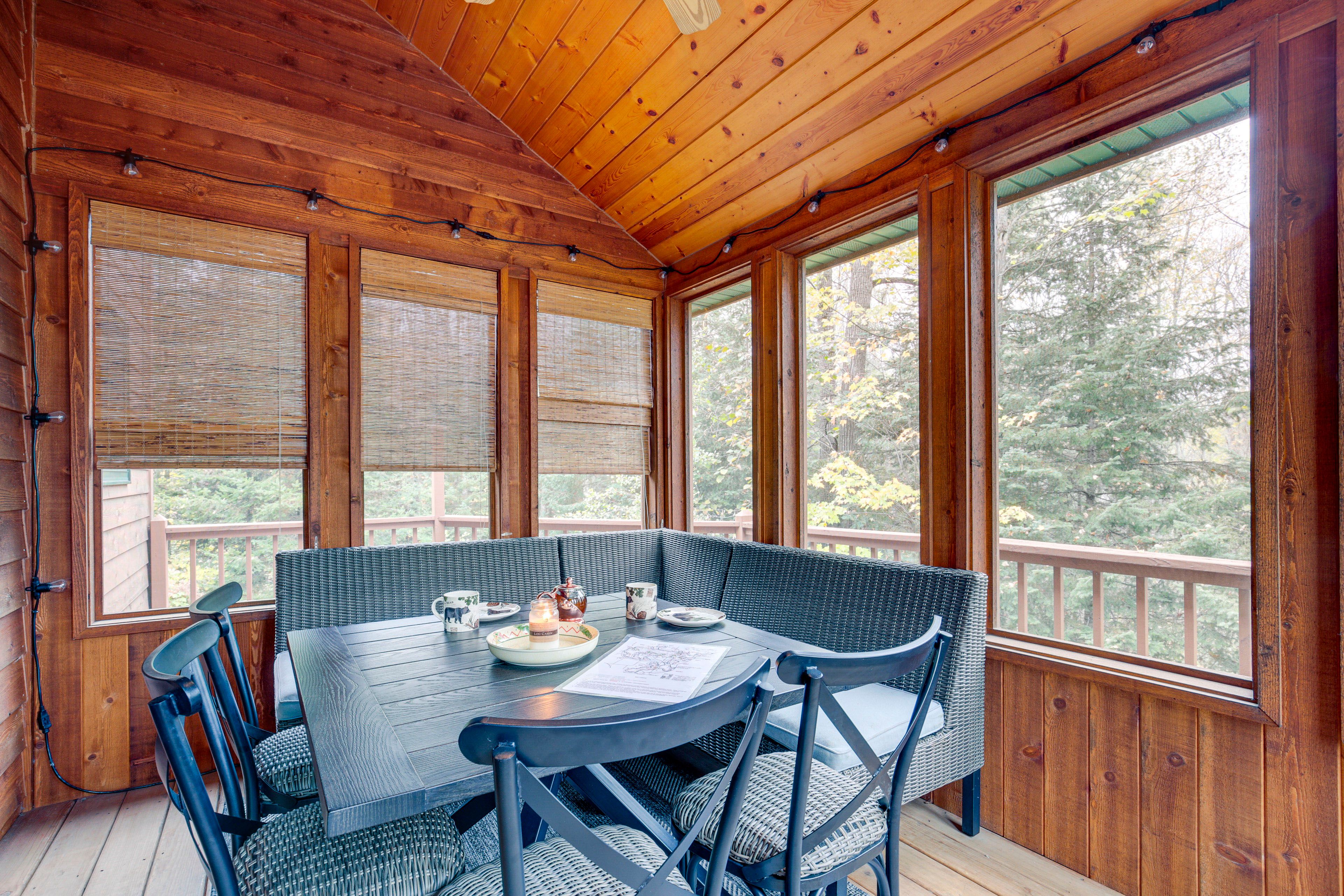 Screened-In Porch