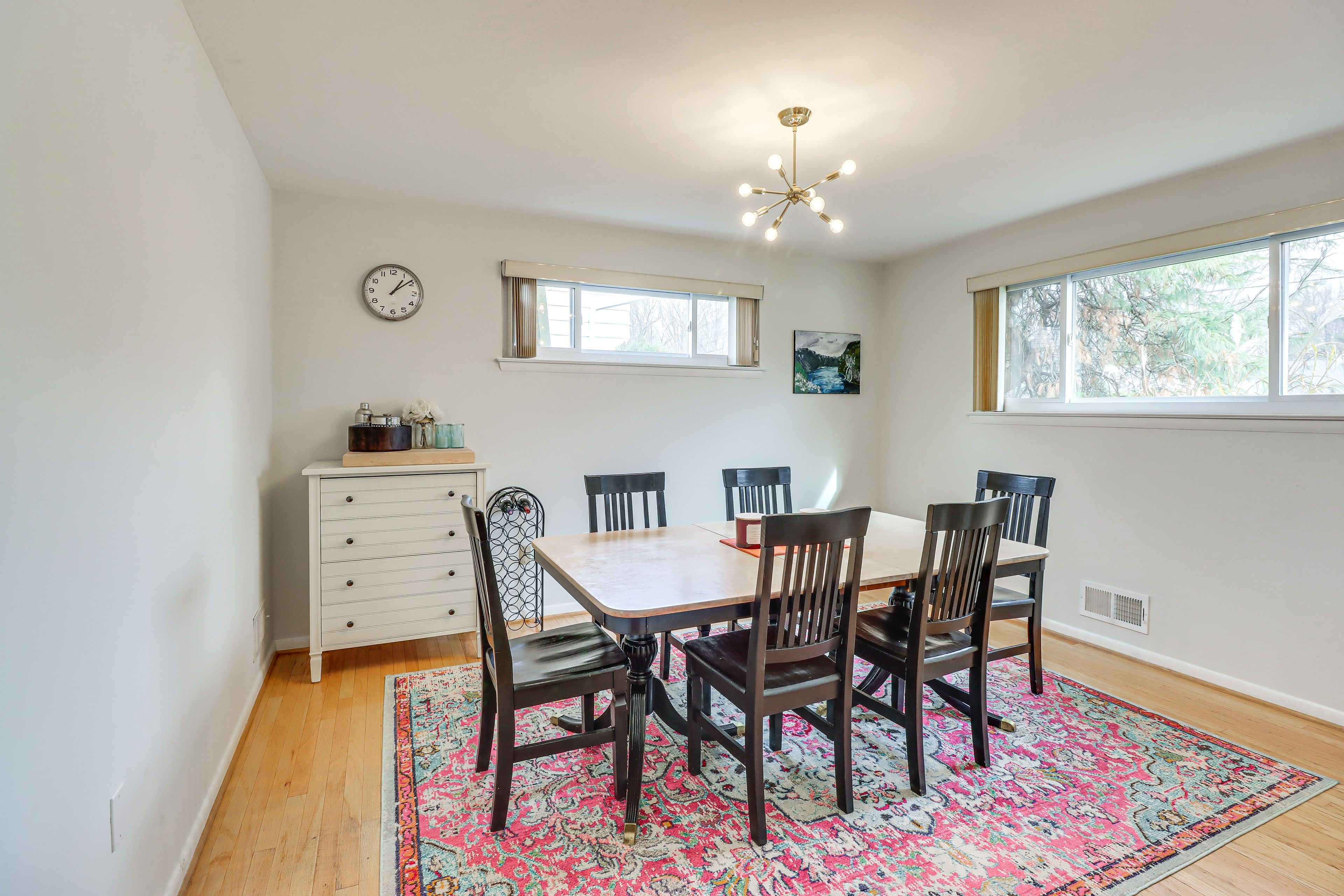 Dining Area | Dishware & Flatware Provided