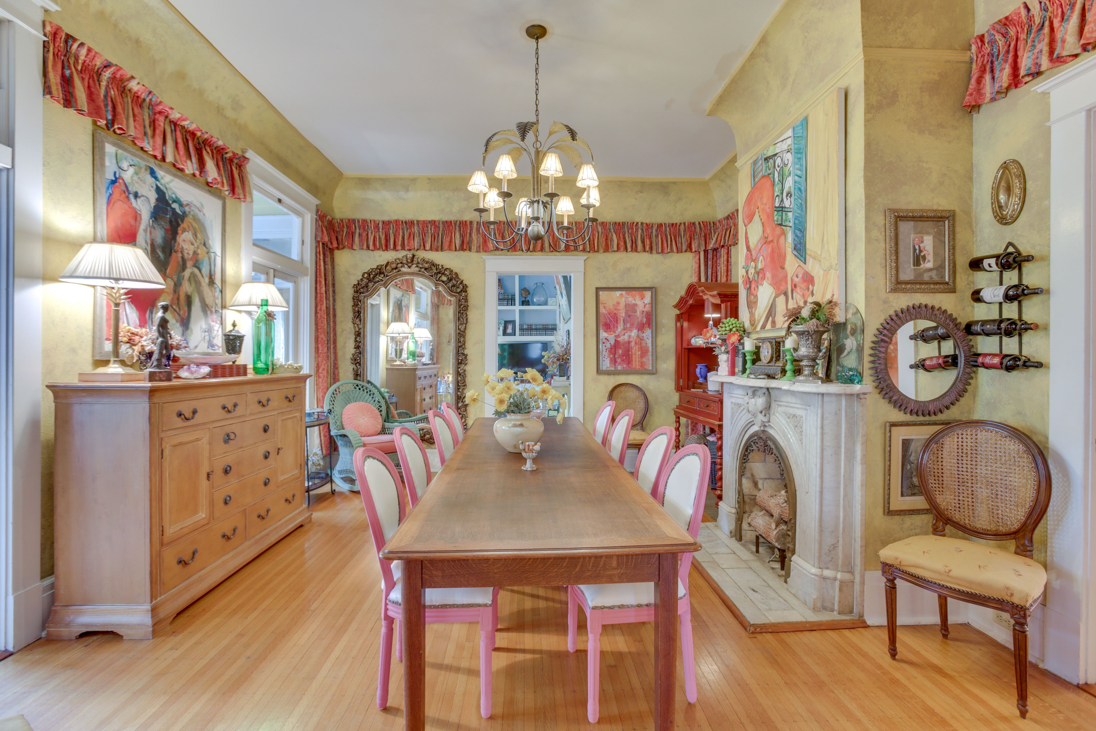 Dining Room | Dishware & Flatware Provided