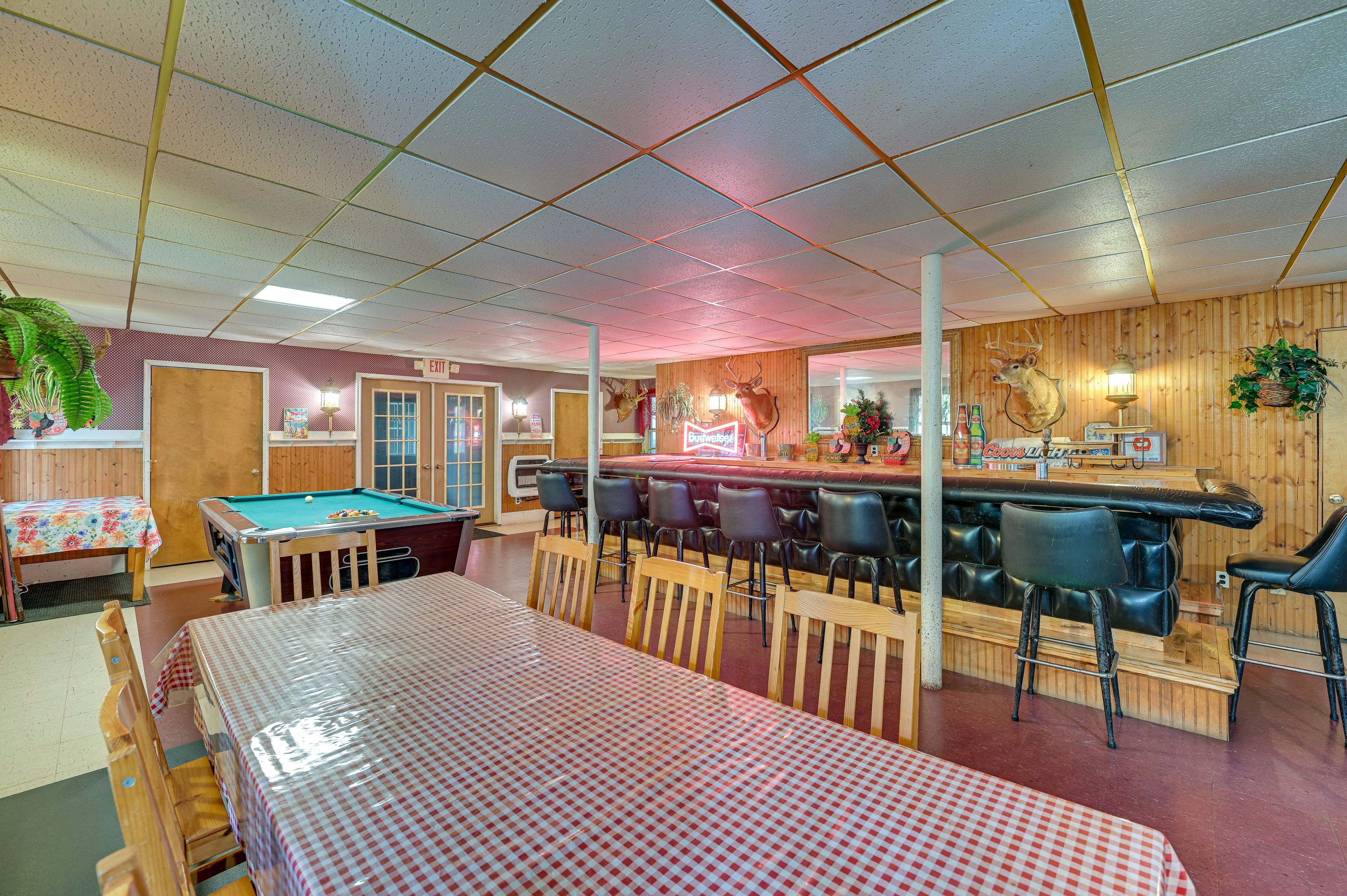 Bar Area | Pool Table