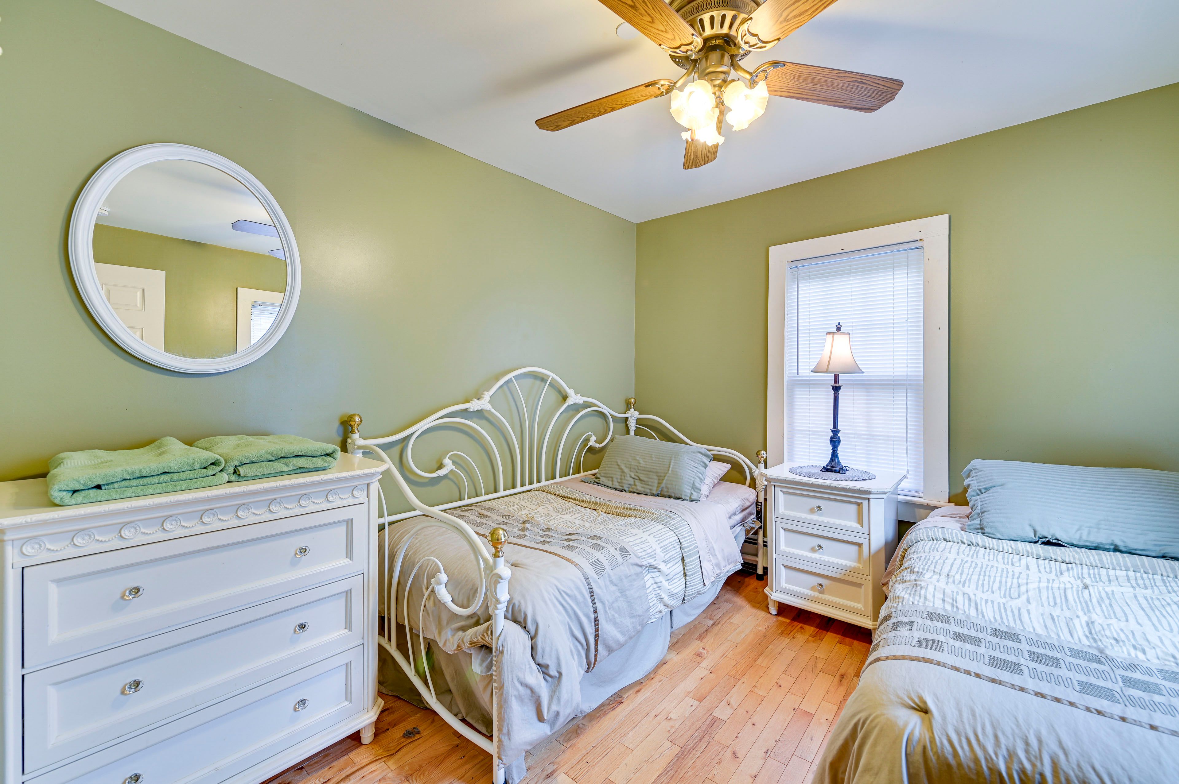 Bedroom 6 | 2nd Floor | Twin Bed | Twin Daybed