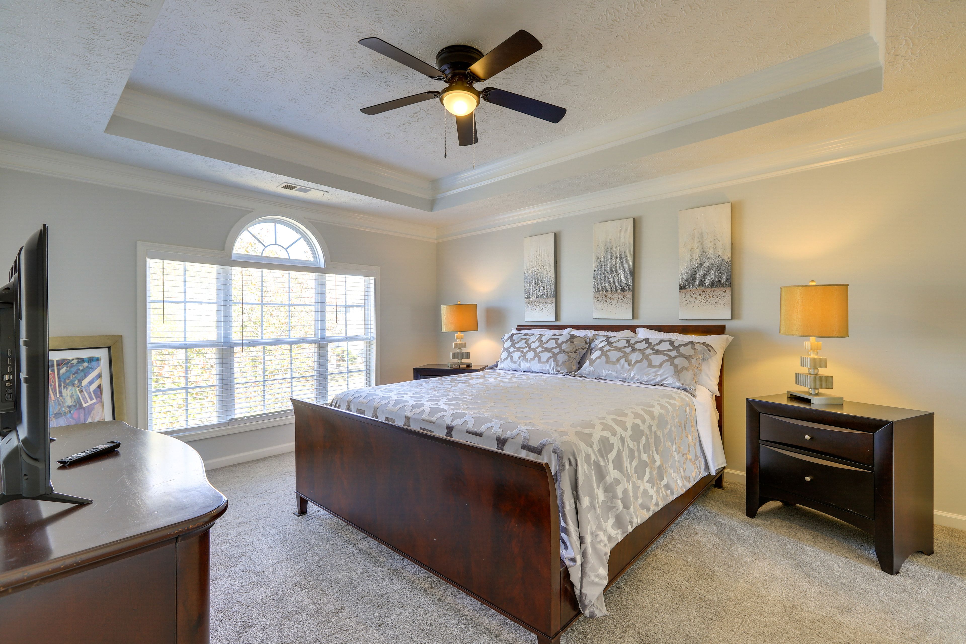 Bedroom 1 | 1st Floor | King Bed | Smart TV | En-Suite Bathroom