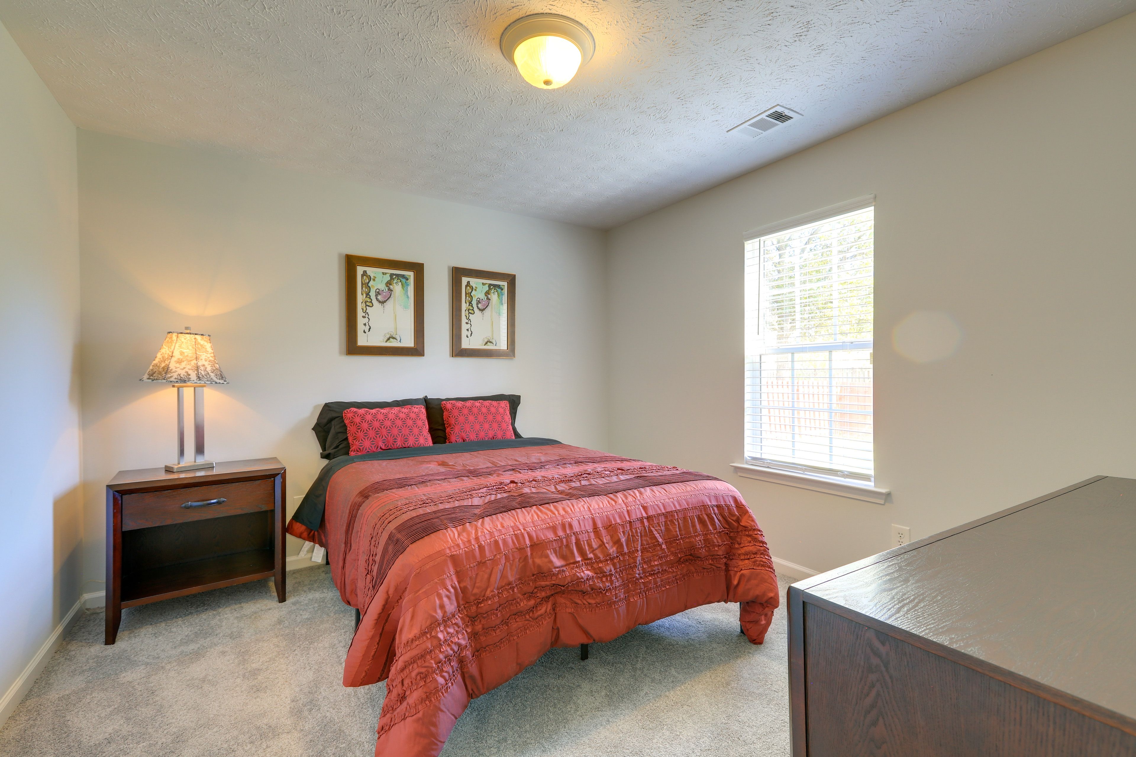 Bedroom 4 | Basement | Queen Bed