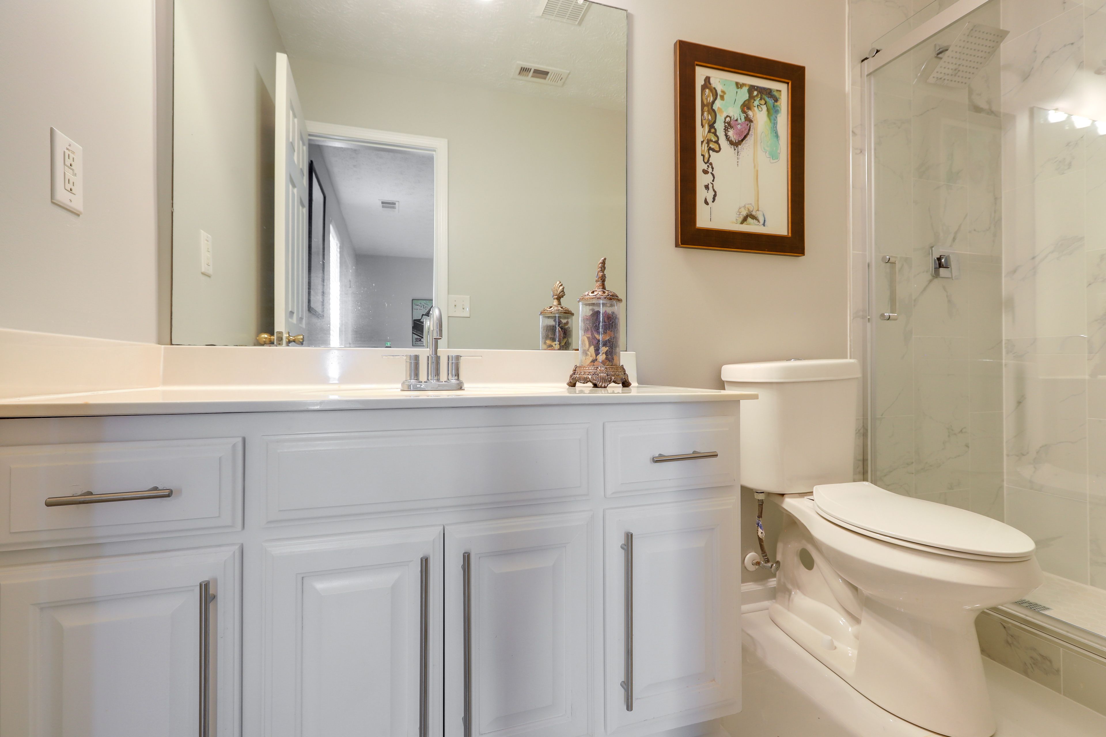 Full Bathroom | Basement | Walk-In Shower | Hair Dryer