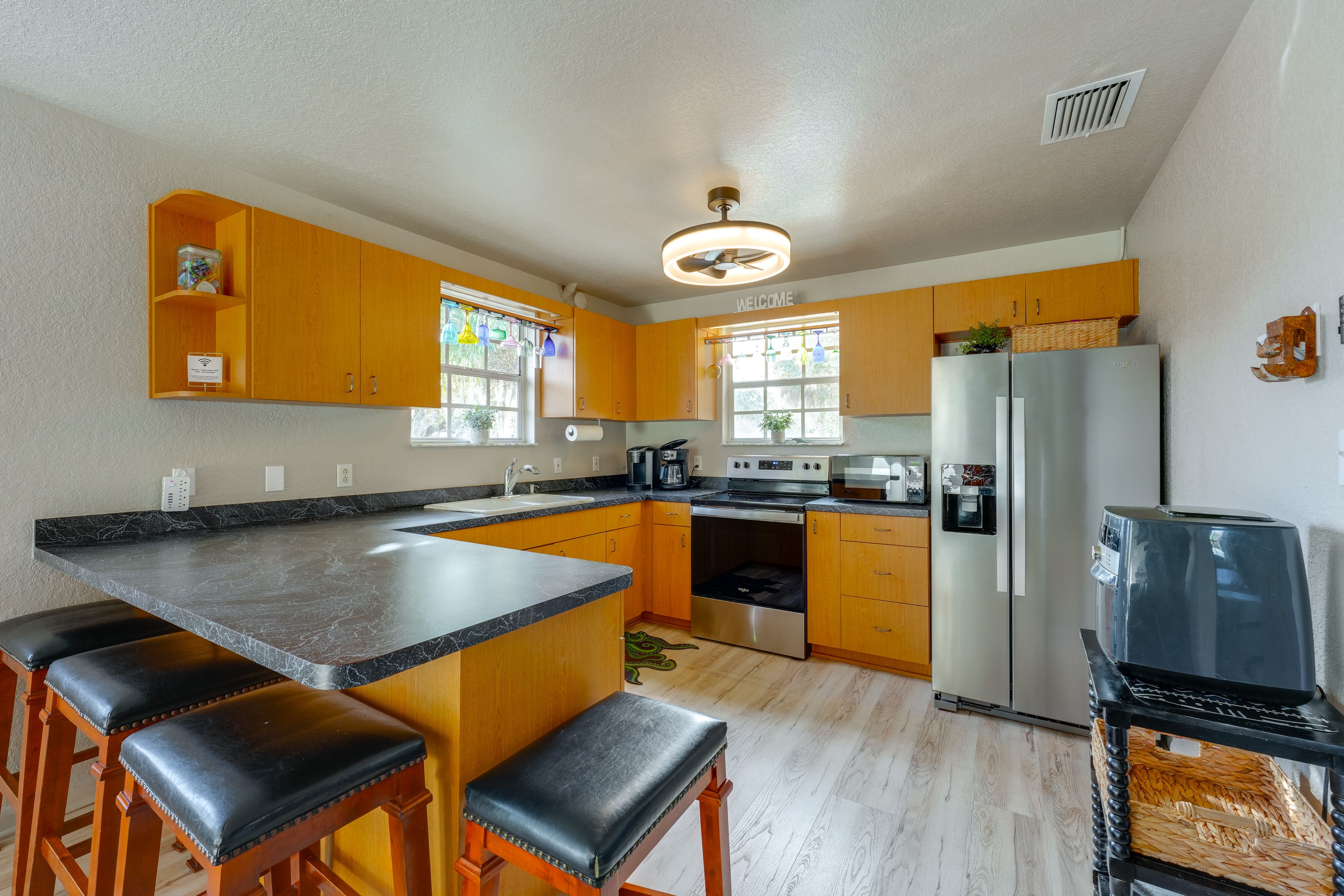 Kitchen | Cooking Basics | Coffee Maker | Trash Bags & Paper Towels Provided