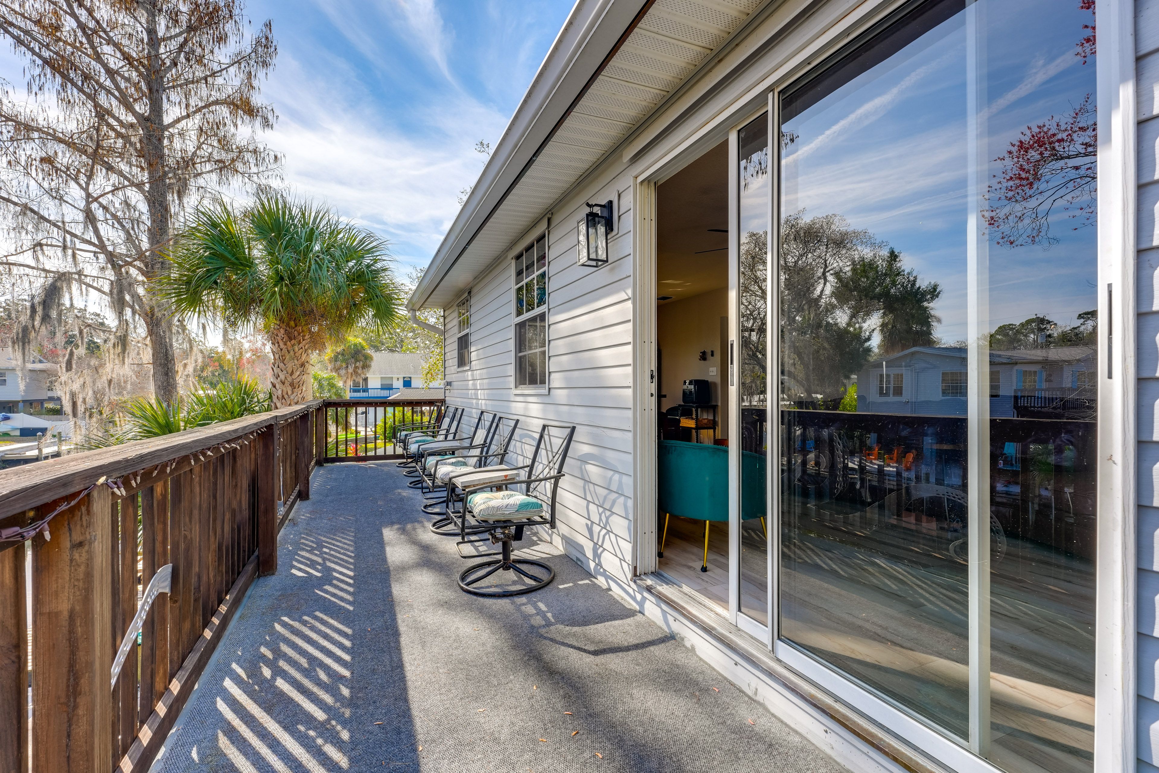 Balcony | Canal Views