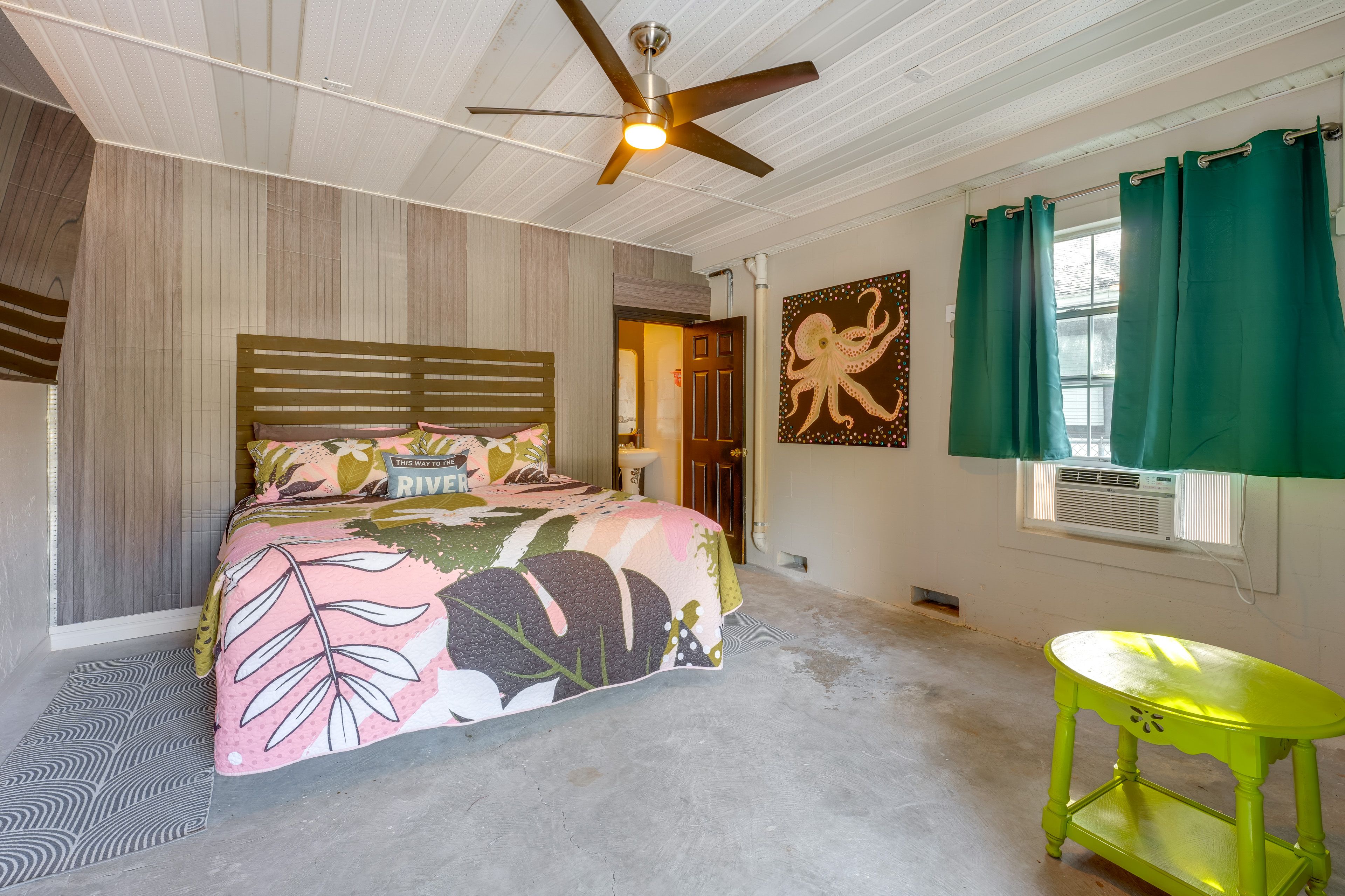 Bedroom 4 | King Bed | 1st Floor