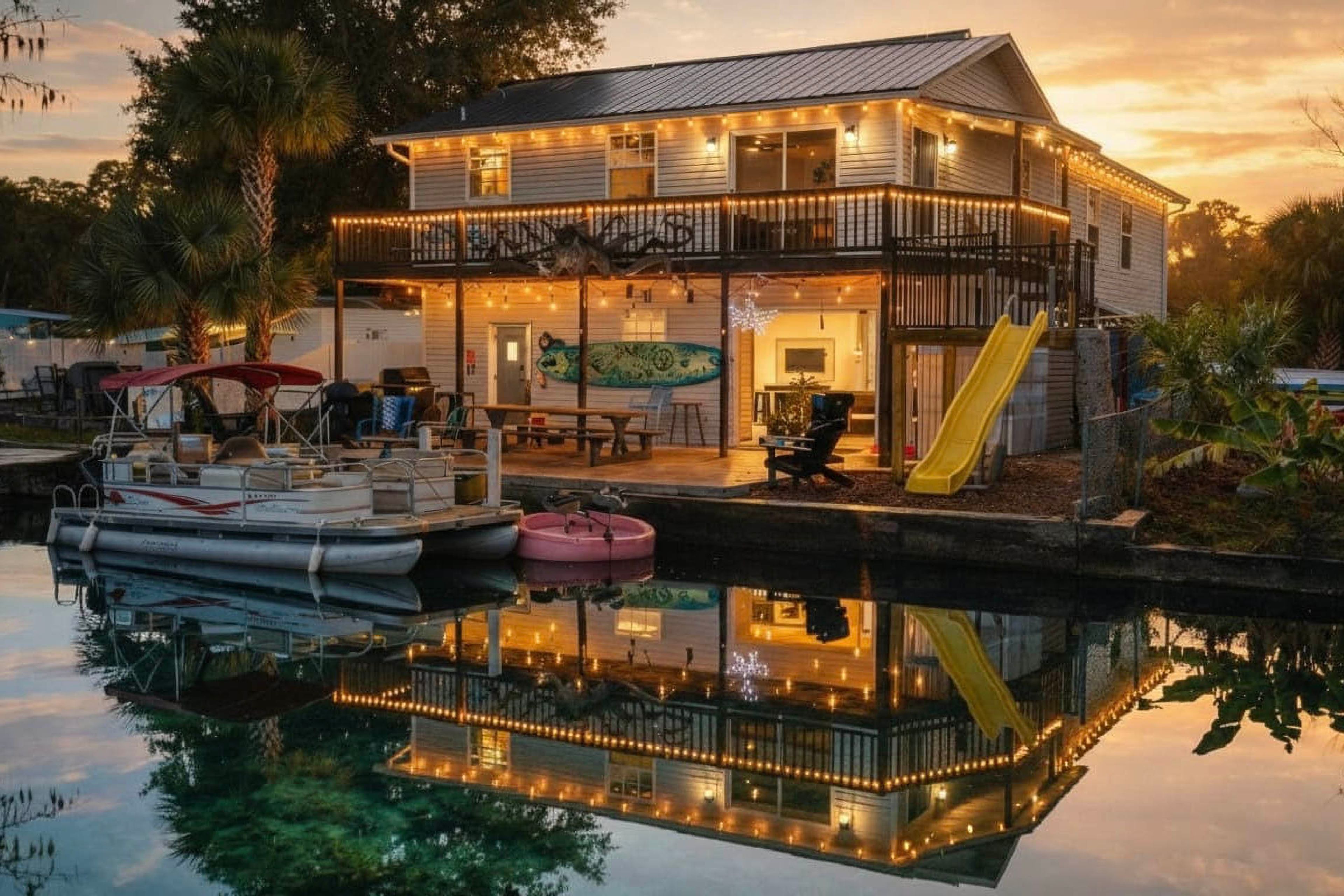 Spring Hill Vacation Rental | 4BR | 3.5BA | 1,500 Sq Ft | Stairs Required