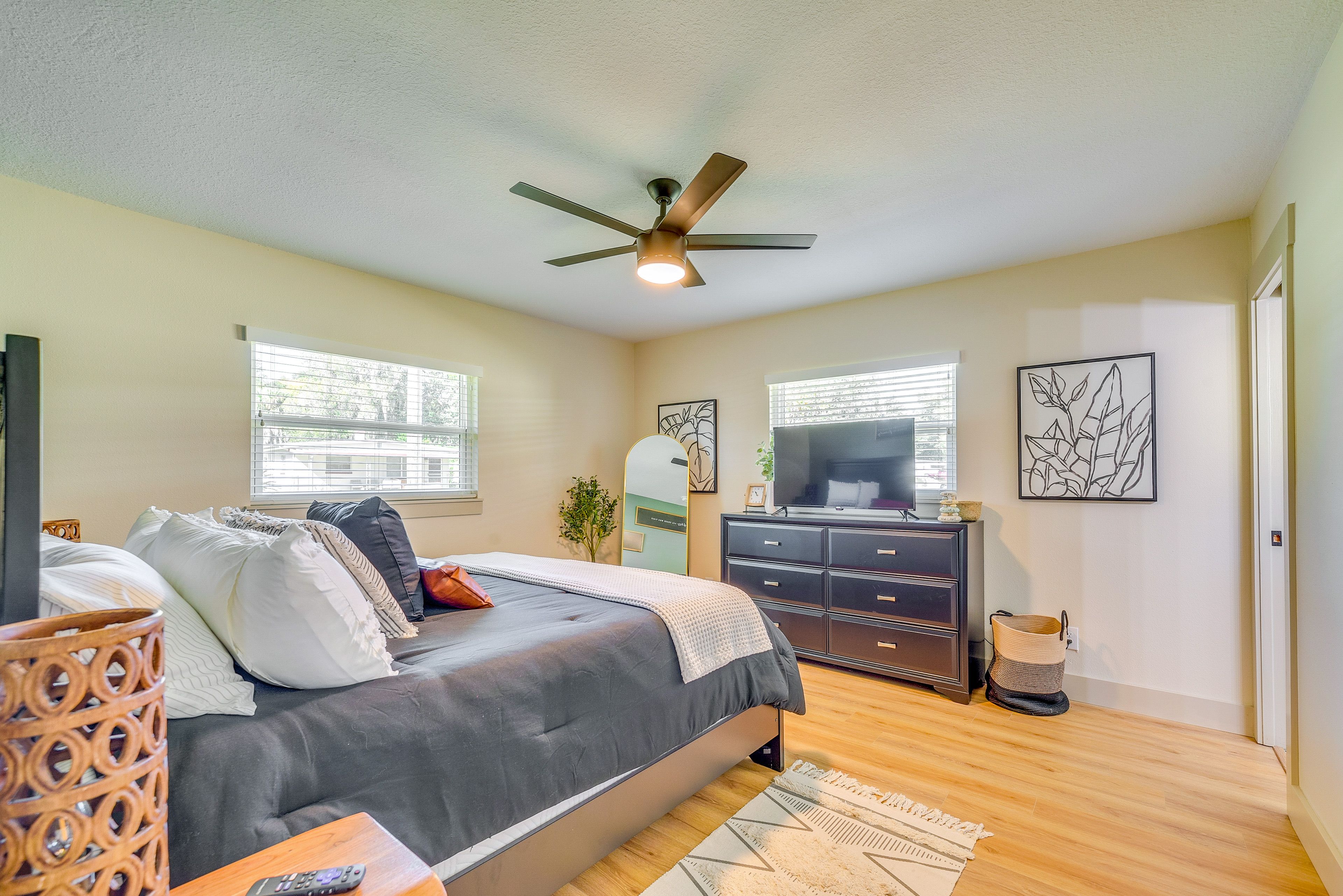 Bedroom 1 | King Bed | Smart TV