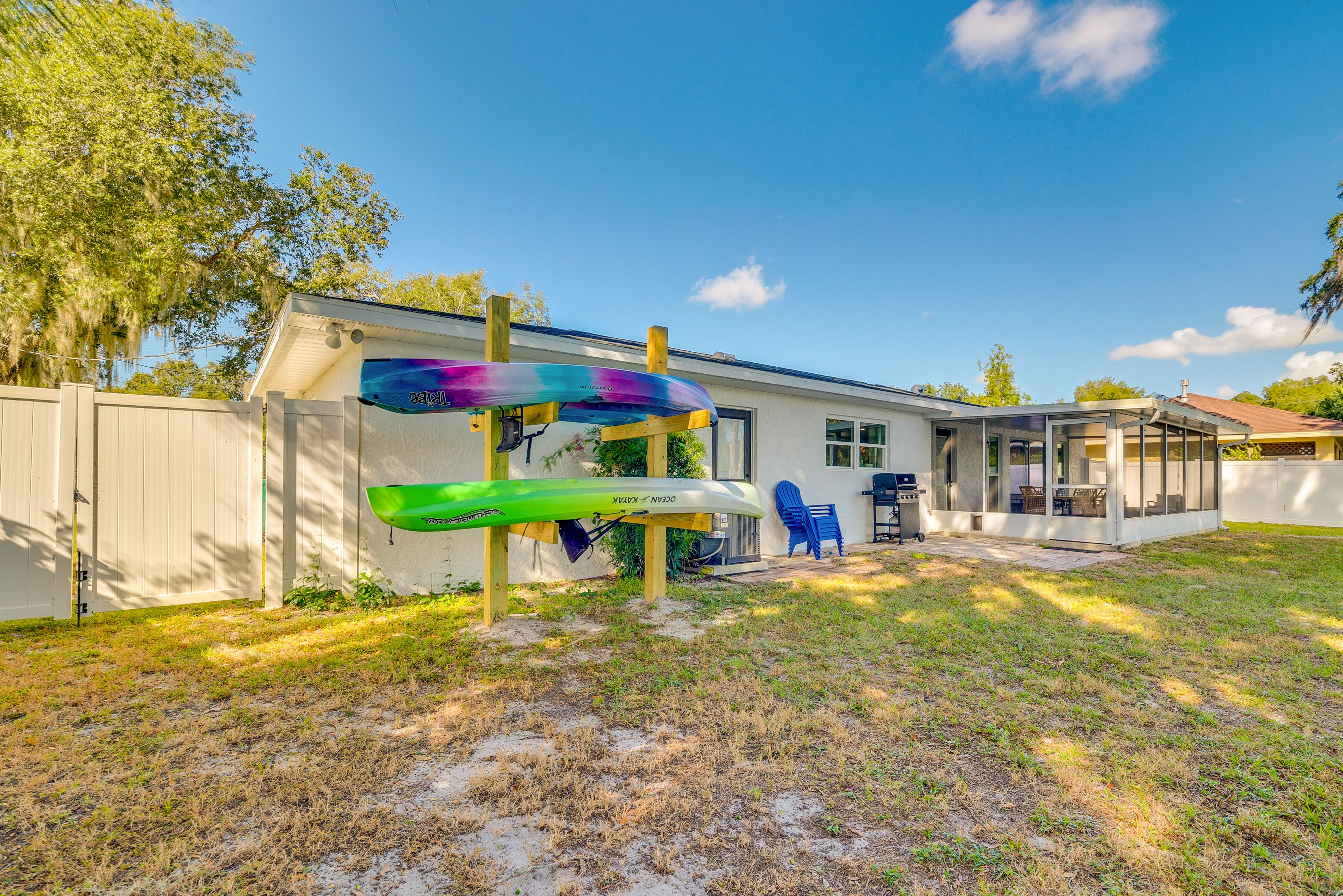 Fenced-In Backyard | 2 Kayaks | Hammock | Cornhole