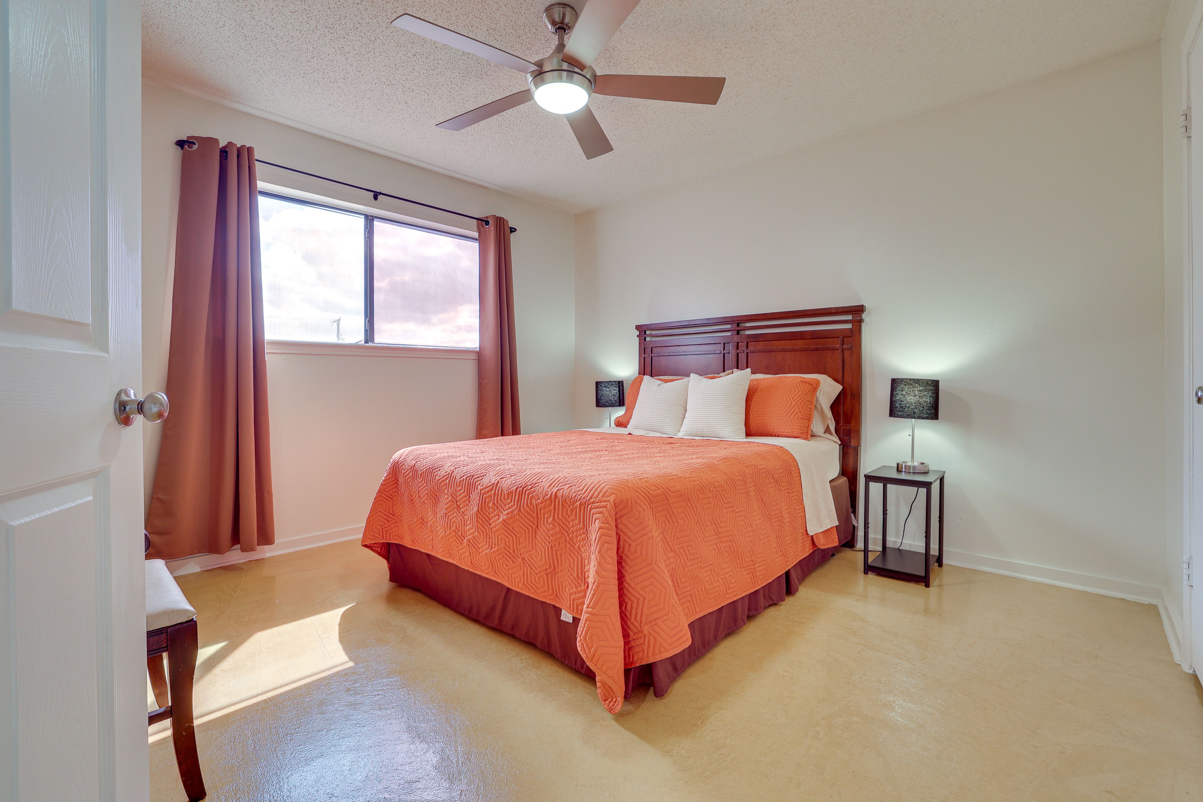 Bedroom 2 | 2nd Floor | Queen Bed