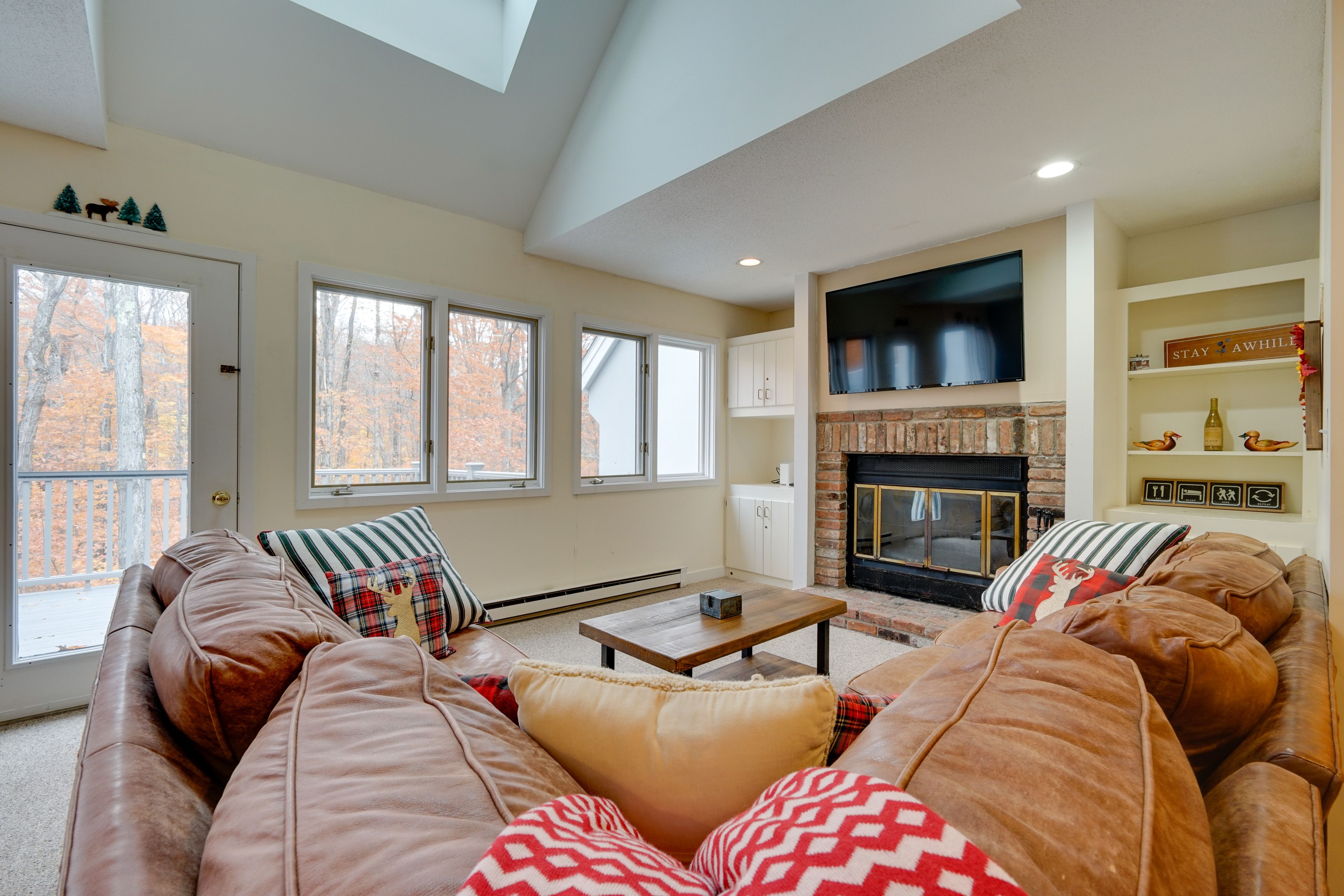 Living Room | Smart TV