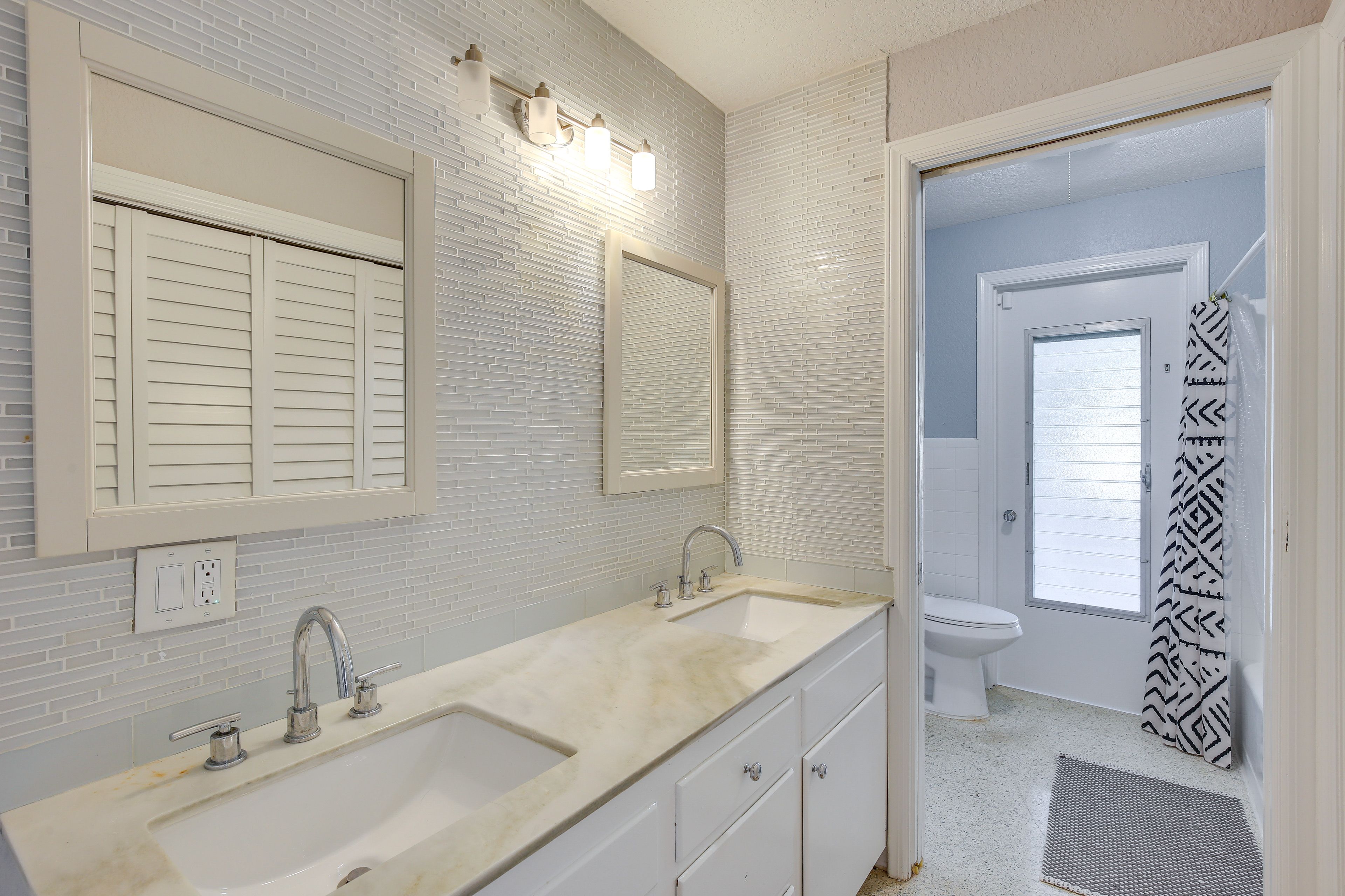 En-Suite Bathroom | Shower | Complimentary Toiletries