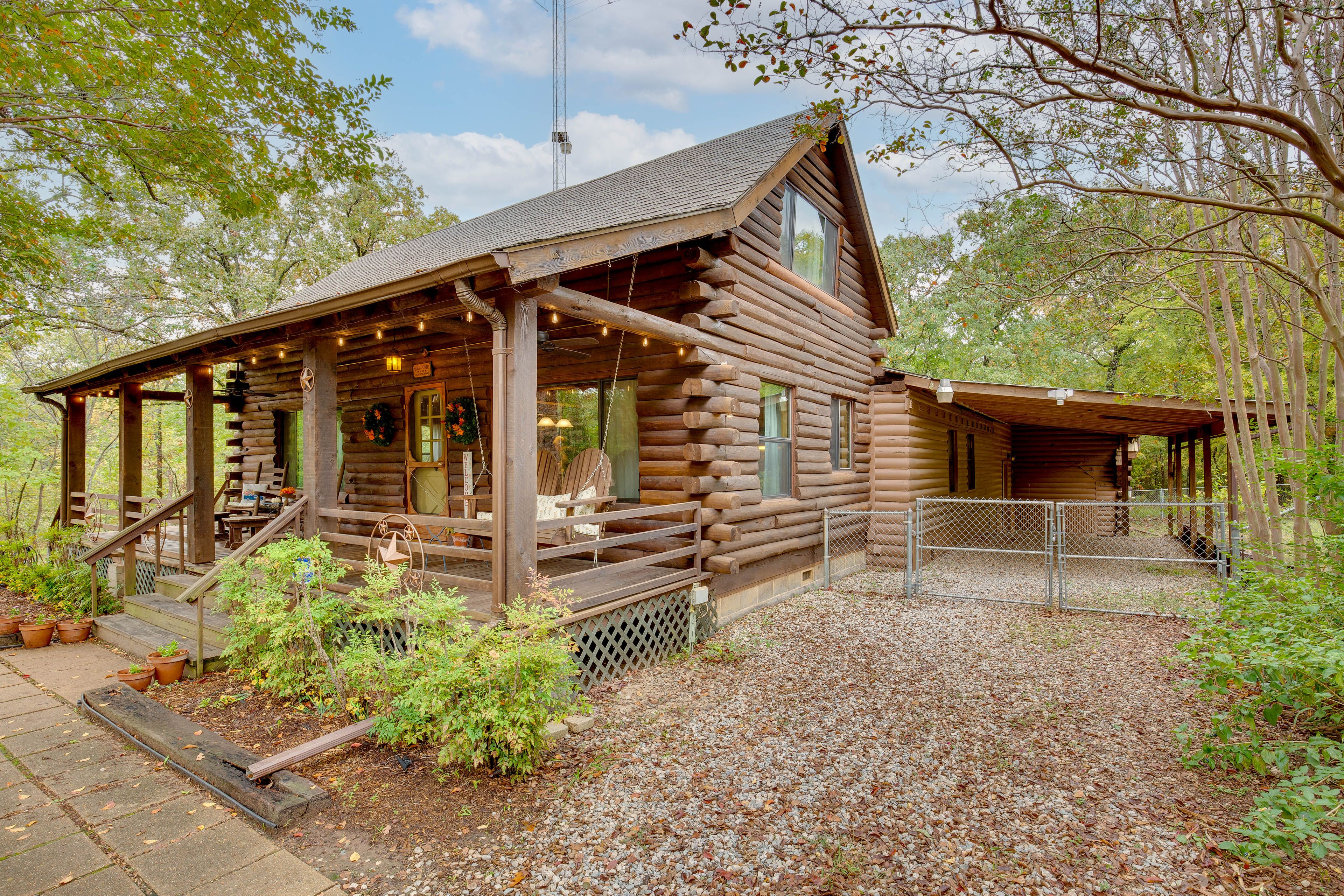 Cabin Exterior | Parking | Driveway (5 Vehicles) | RV/Trailer Parking Allowed