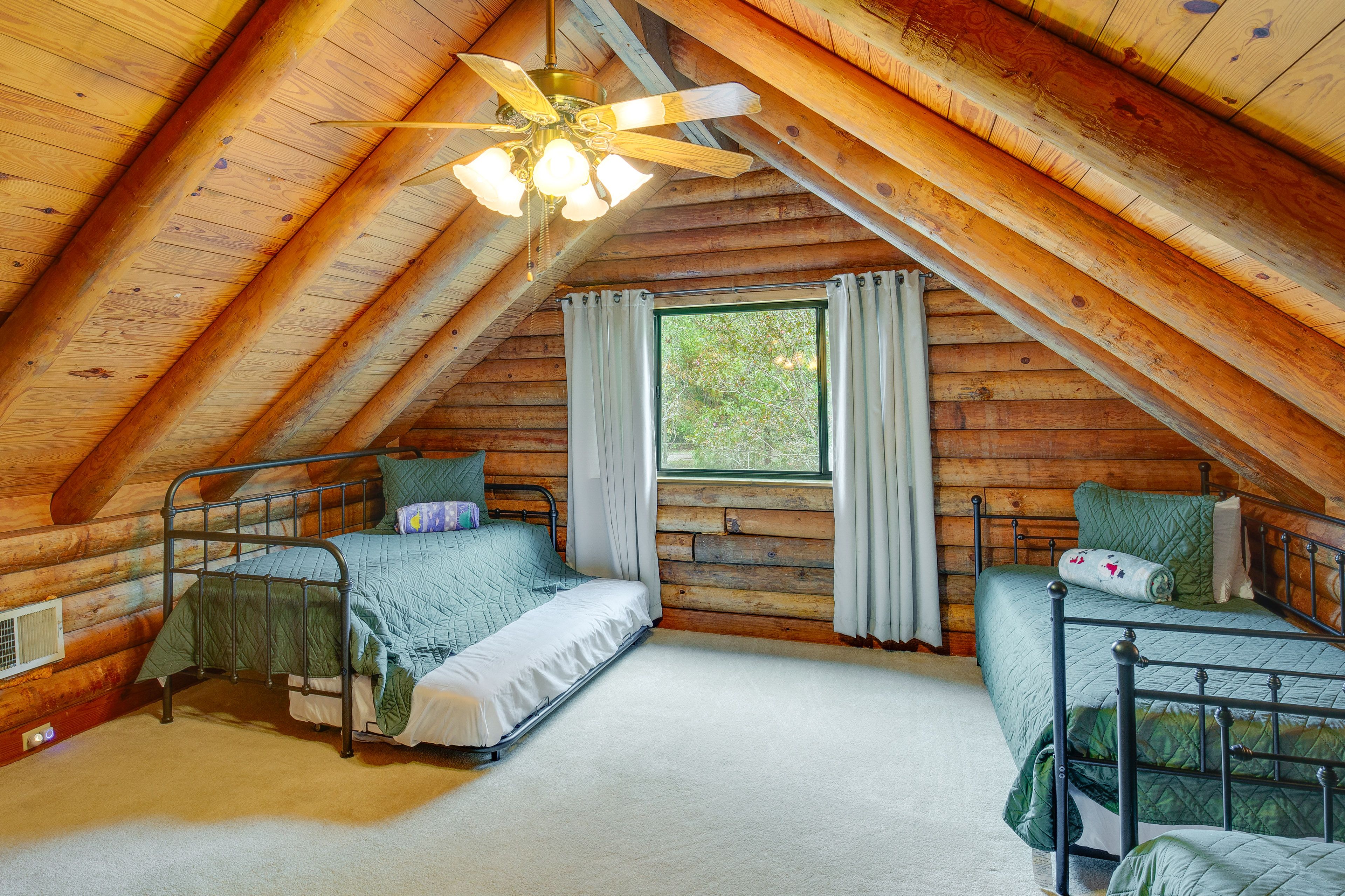 Bedroom 3 | 3 Twin Daybeds w/ Twin Trundles | 2nd Floor