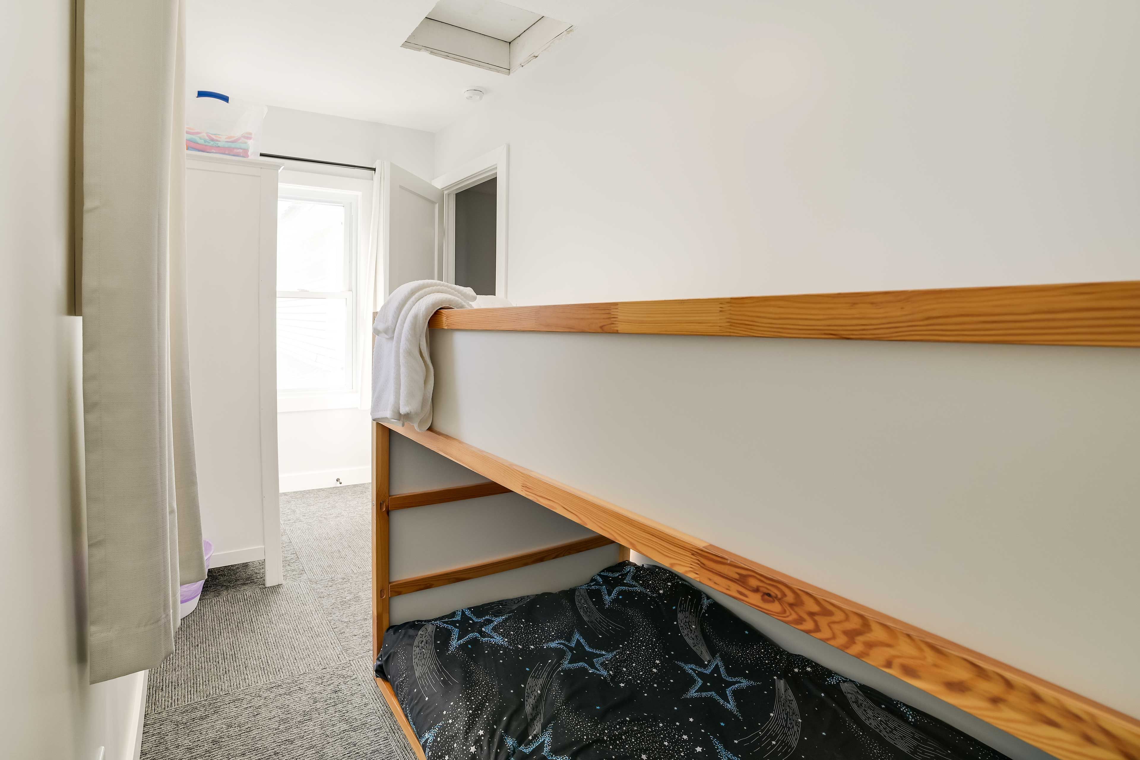 Bedroom 7 | Twin Bunk Bed