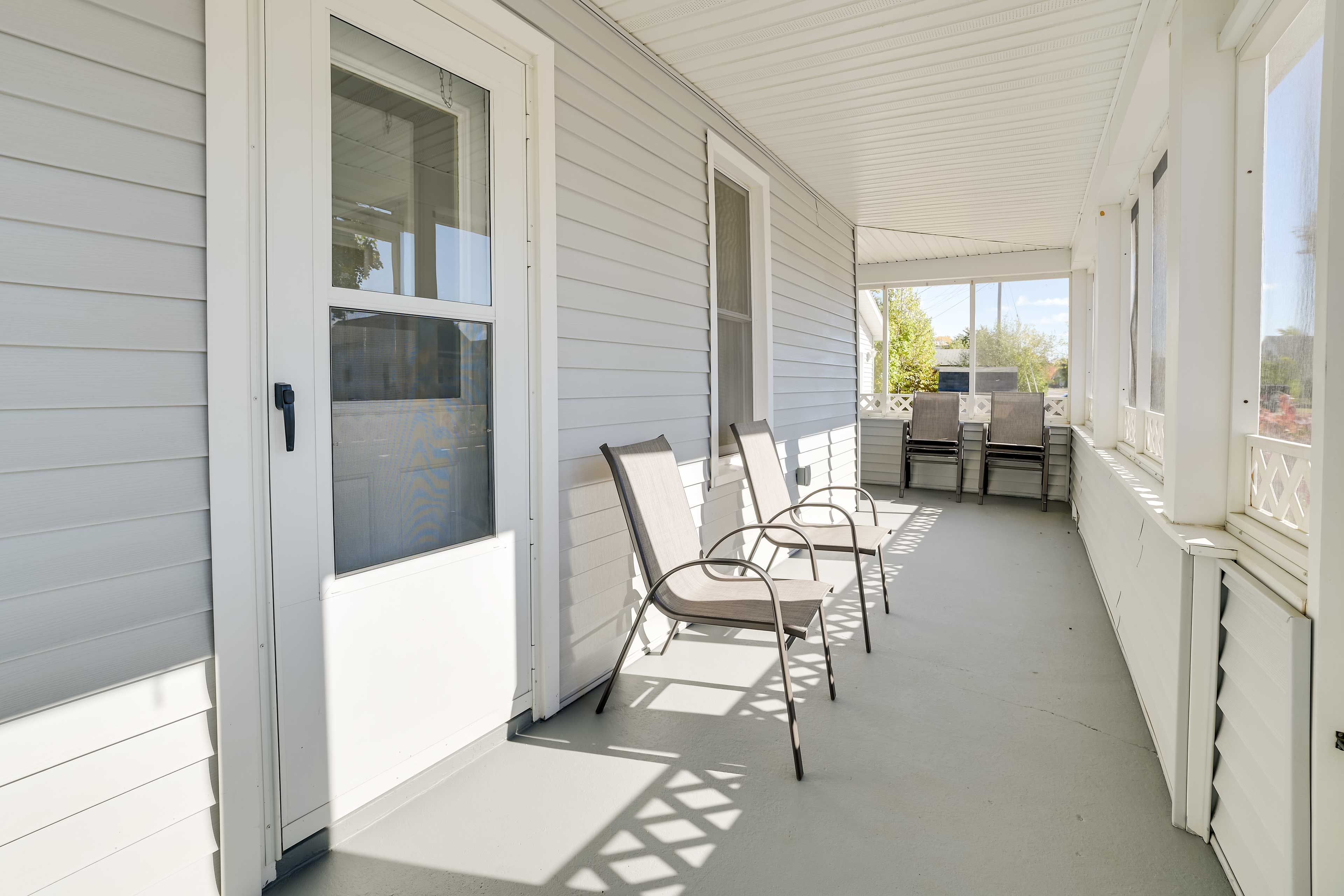 Screened-In Porch
