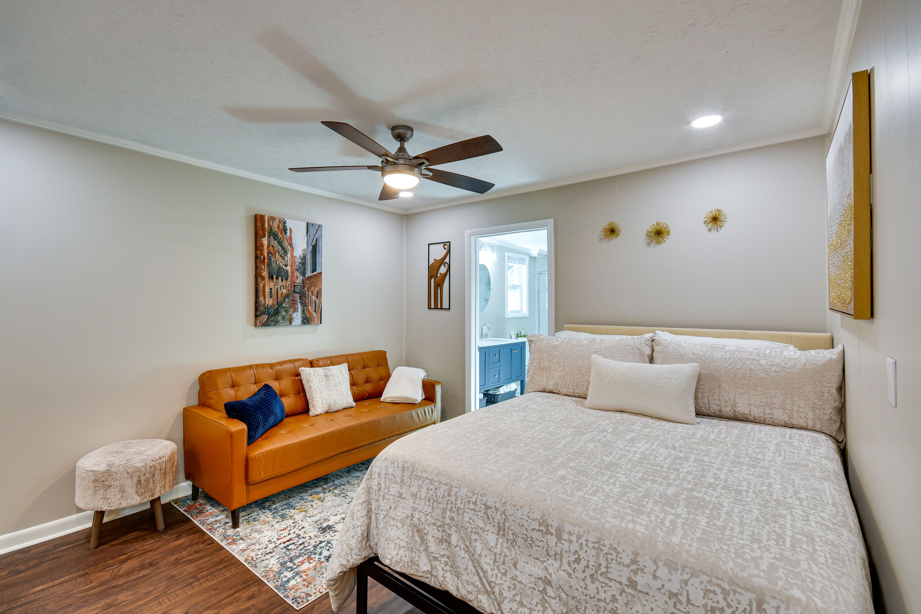 Bedroom 1 | Queen Bed | Futon | Smart TV | Linens Provided | Main Level